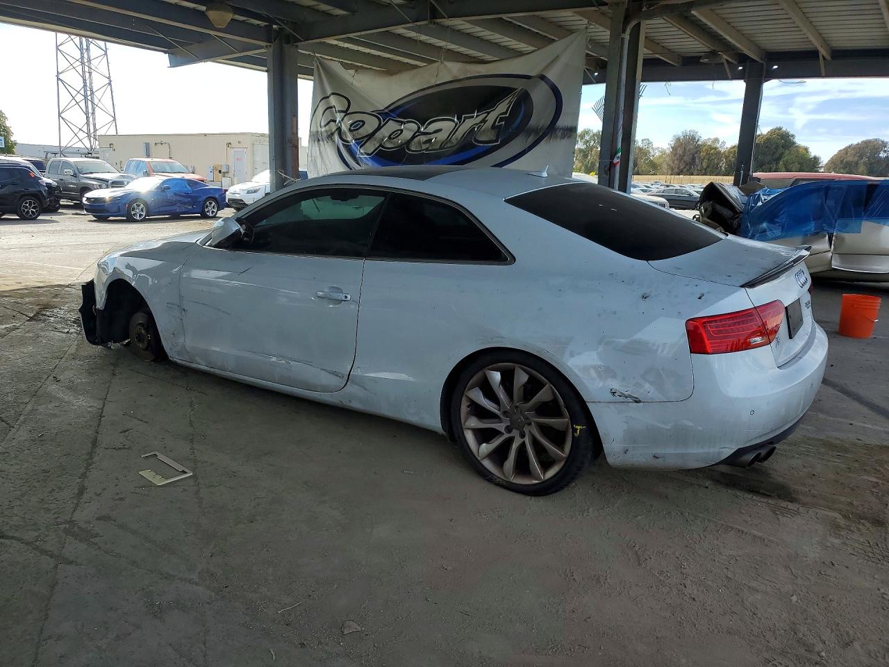 2013 Audi A5 Premium Plus White vin: WAULFAFR0DA026120