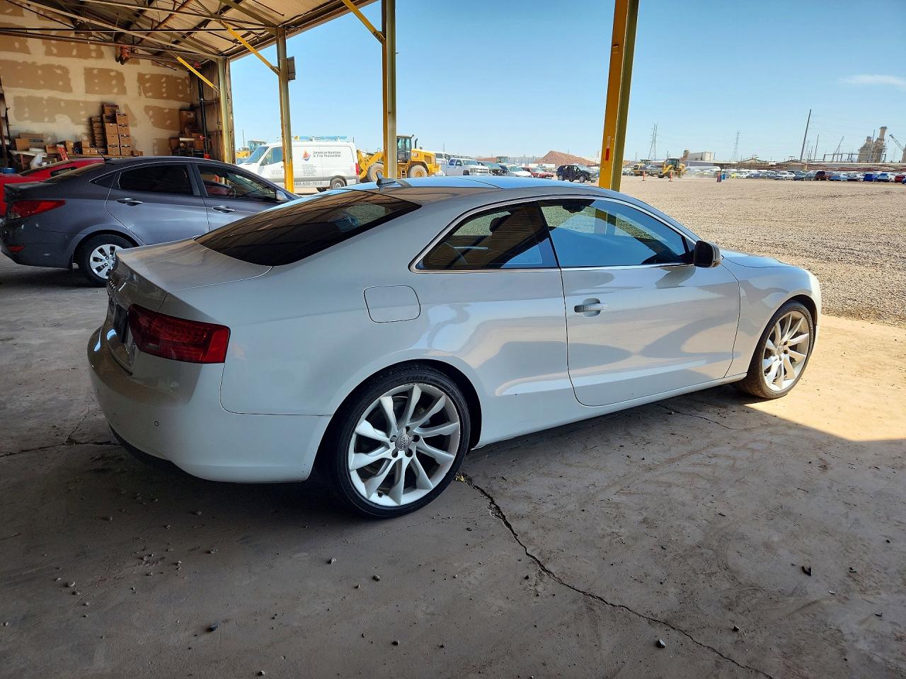 2013 Audi A5 Premium Plus Белый vin: WAULFAFR0DA064883