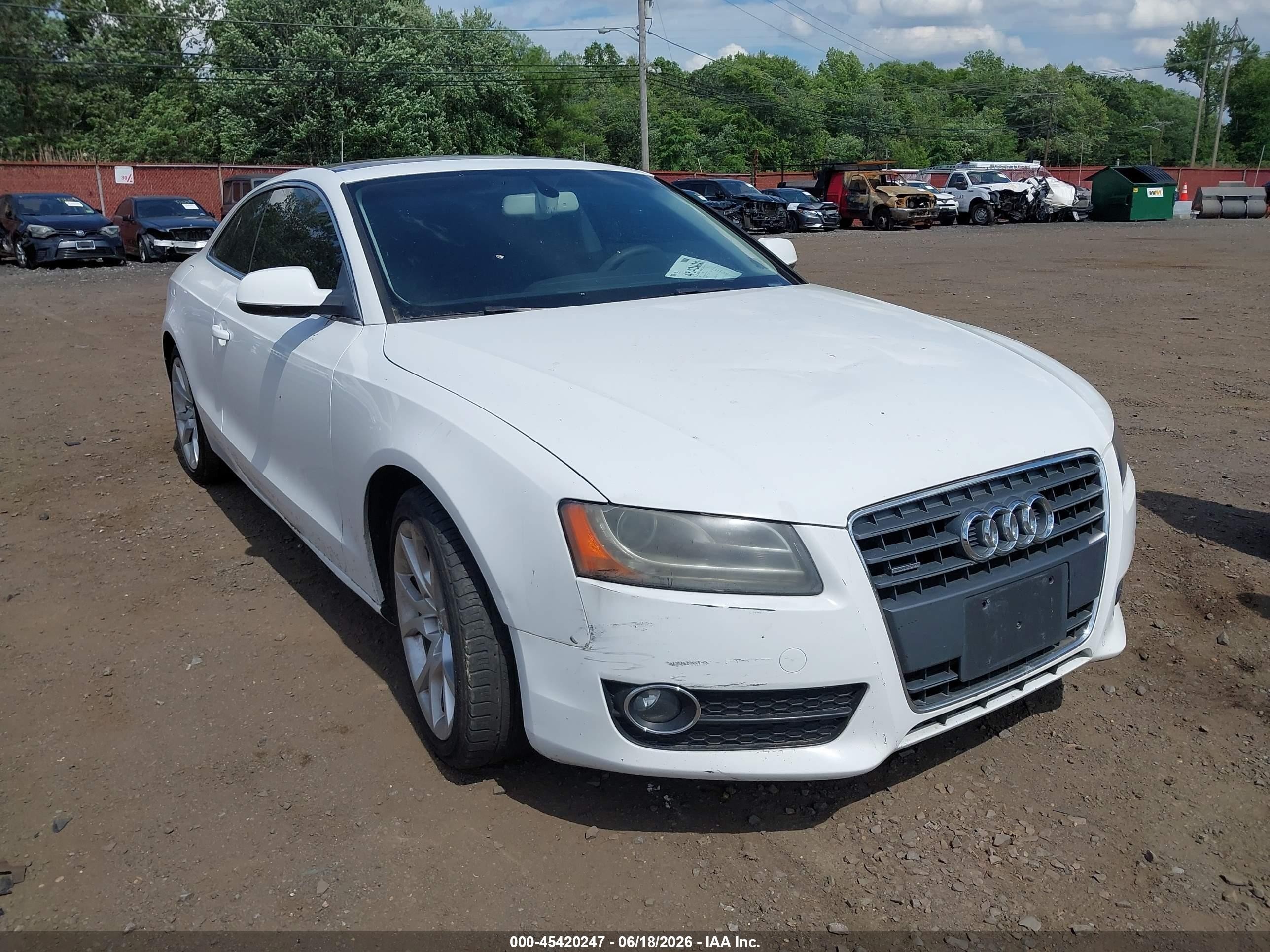 2012 Audi A5 2.0t Premium White vin: WAULFAFR1CA016436