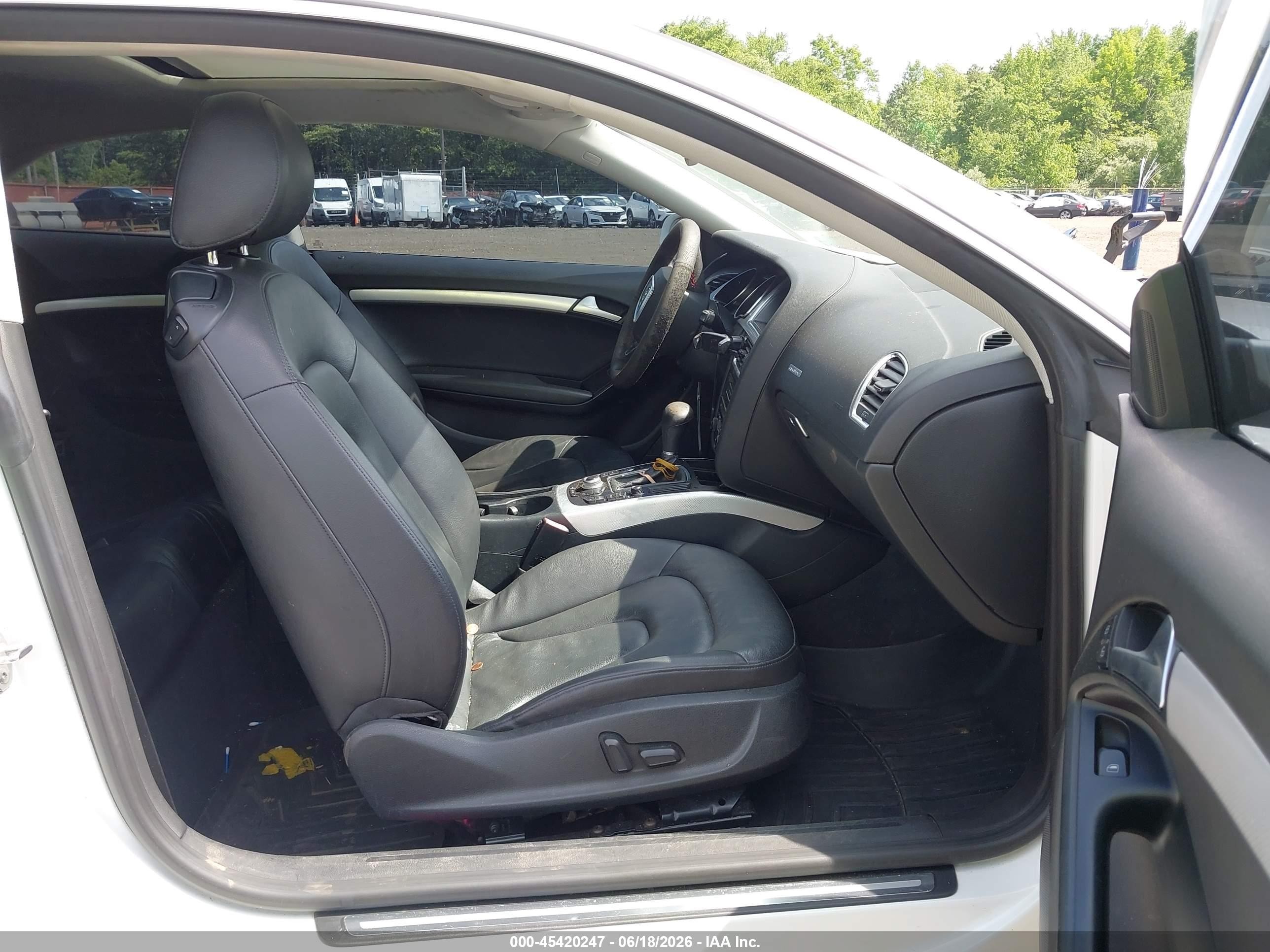 2012 Audi A5 2.0t Premium White vin: WAULFAFR1CA016436