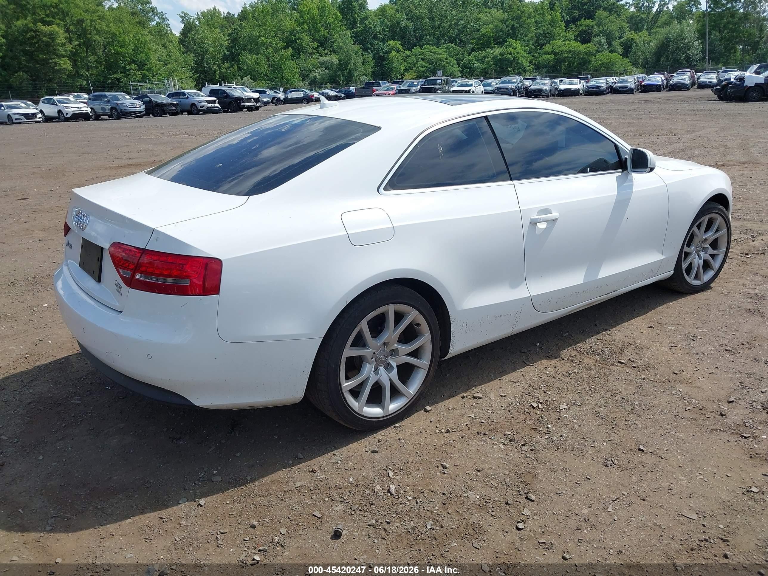 2012 Audi A5 2.0t Premium White vin: WAULFAFR1CA016436