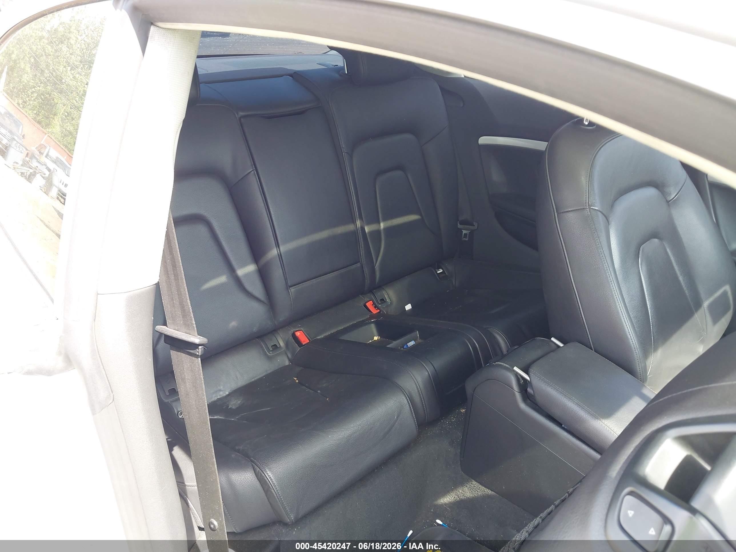 2012 Audi A5 2.0t Premium White vin: WAULFAFR1CA016436