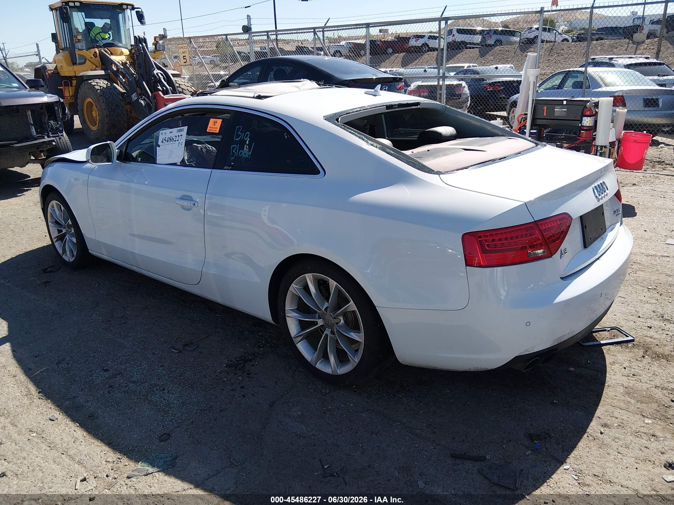 2013 Audi A5 2.0t Premium White vin: WAULFAFR1DA064343