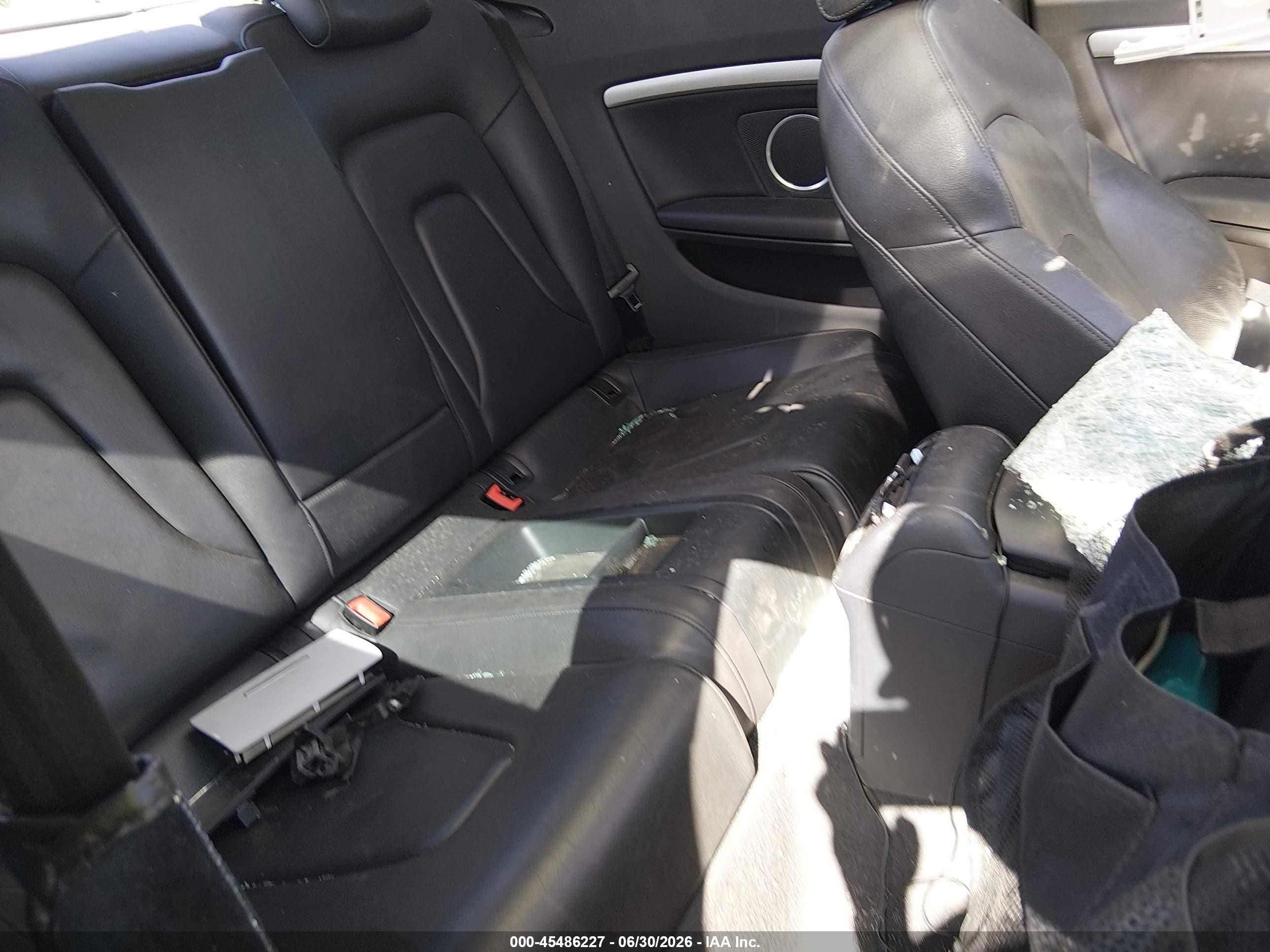 2013 Audi A5 2.0t Premium White vin: WAULFAFR1DA064343