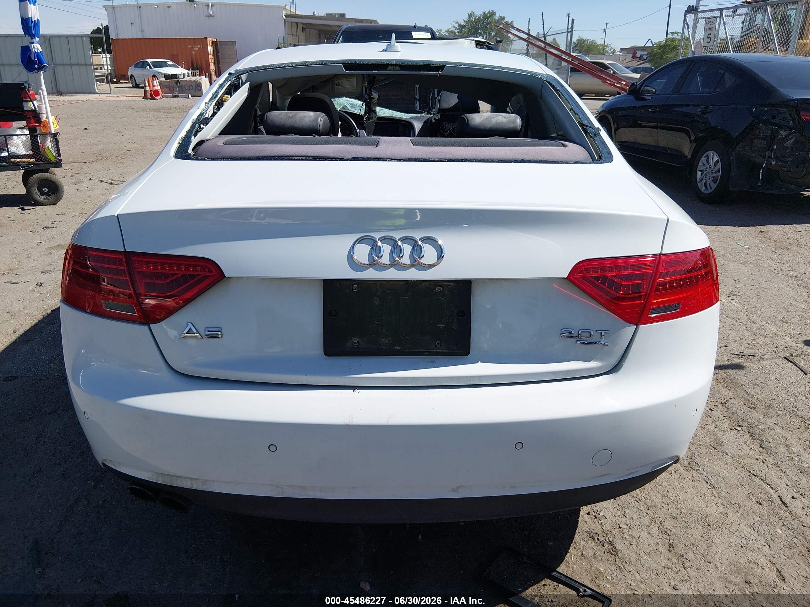 2013 Audi A5 2.0t Premium White vin: WAULFAFR1DA064343