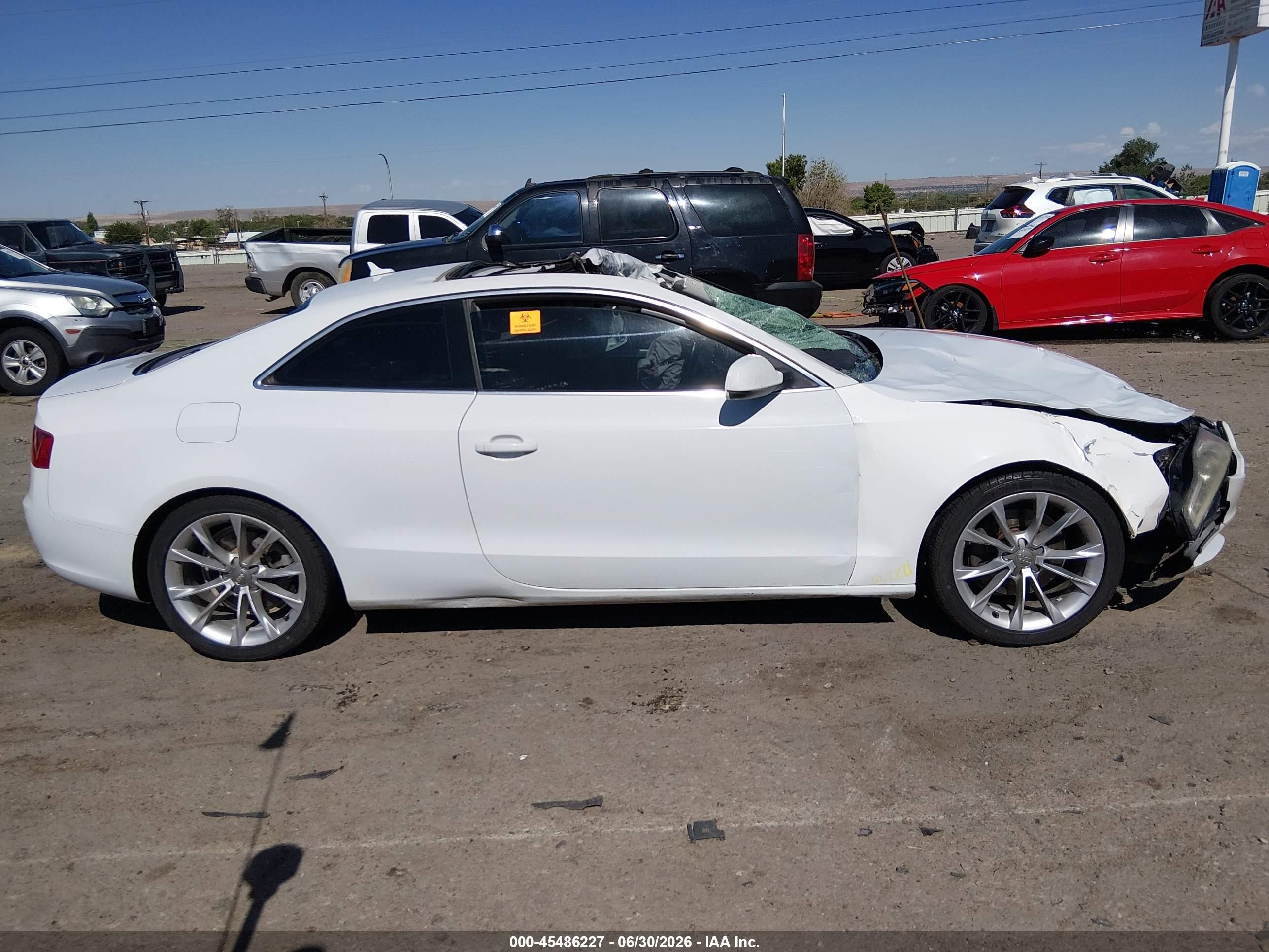 2013 Audi A5 2.0t Premium White vin: WAULFAFR1DA064343