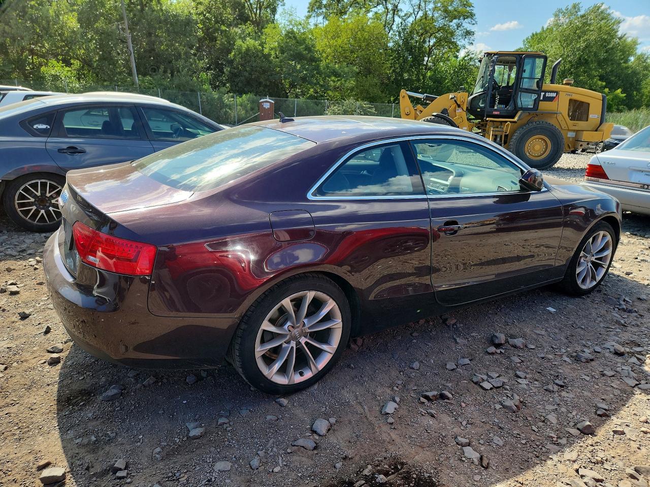 2014 Audi A5 Premium Plus Burgundy vin: WAULFAFR1EA071777