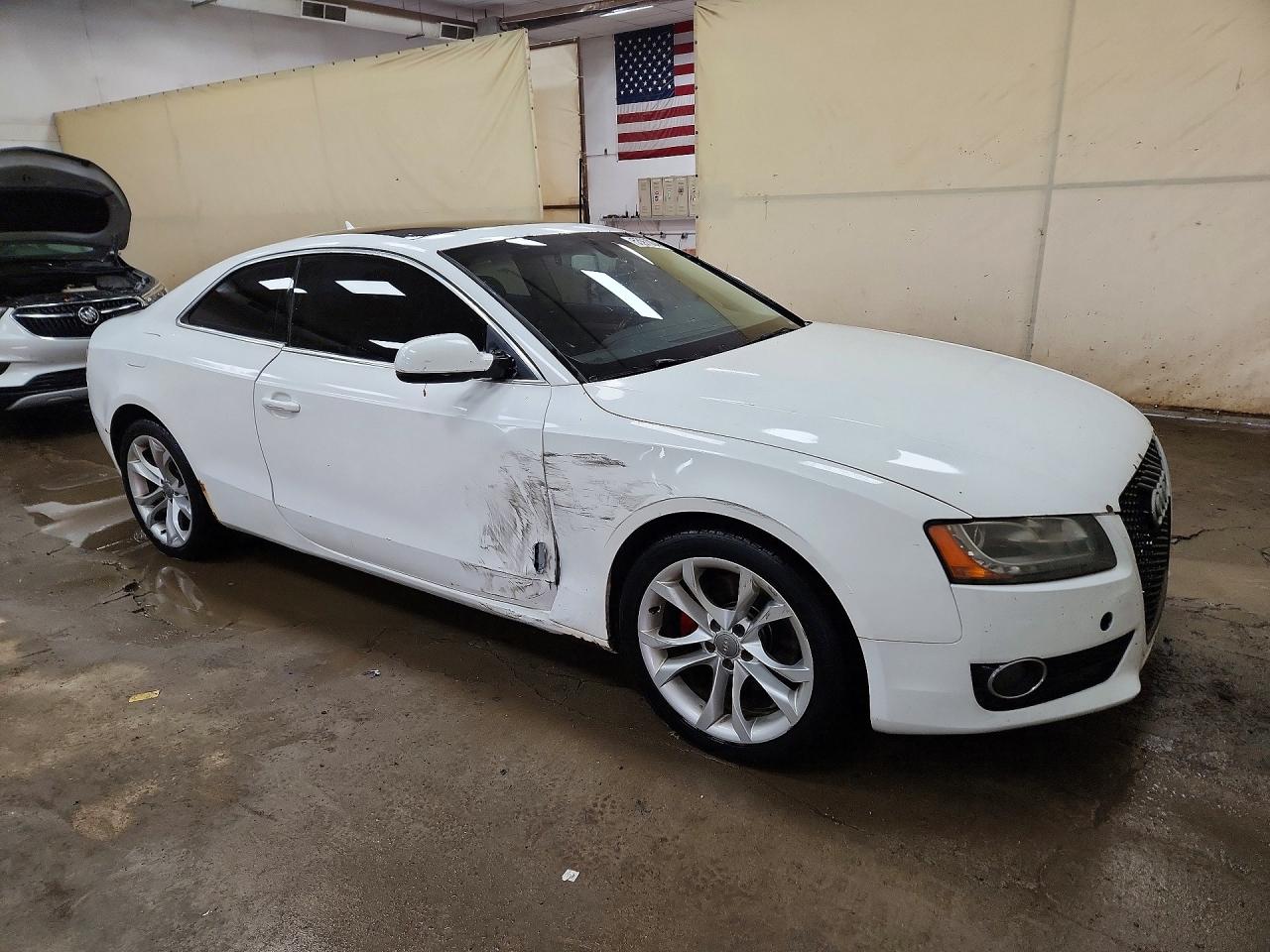 2010 Audi A5 Premium Plus White vin: WAULFAFR2AA010612
