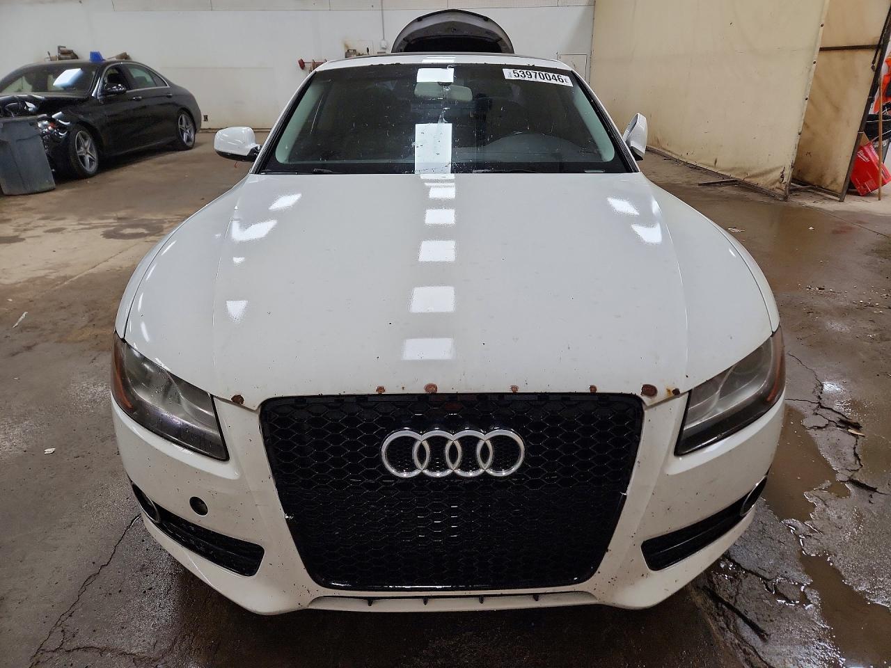 2010 Audi A5 Premium Plus White vin: WAULFAFR2AA010612