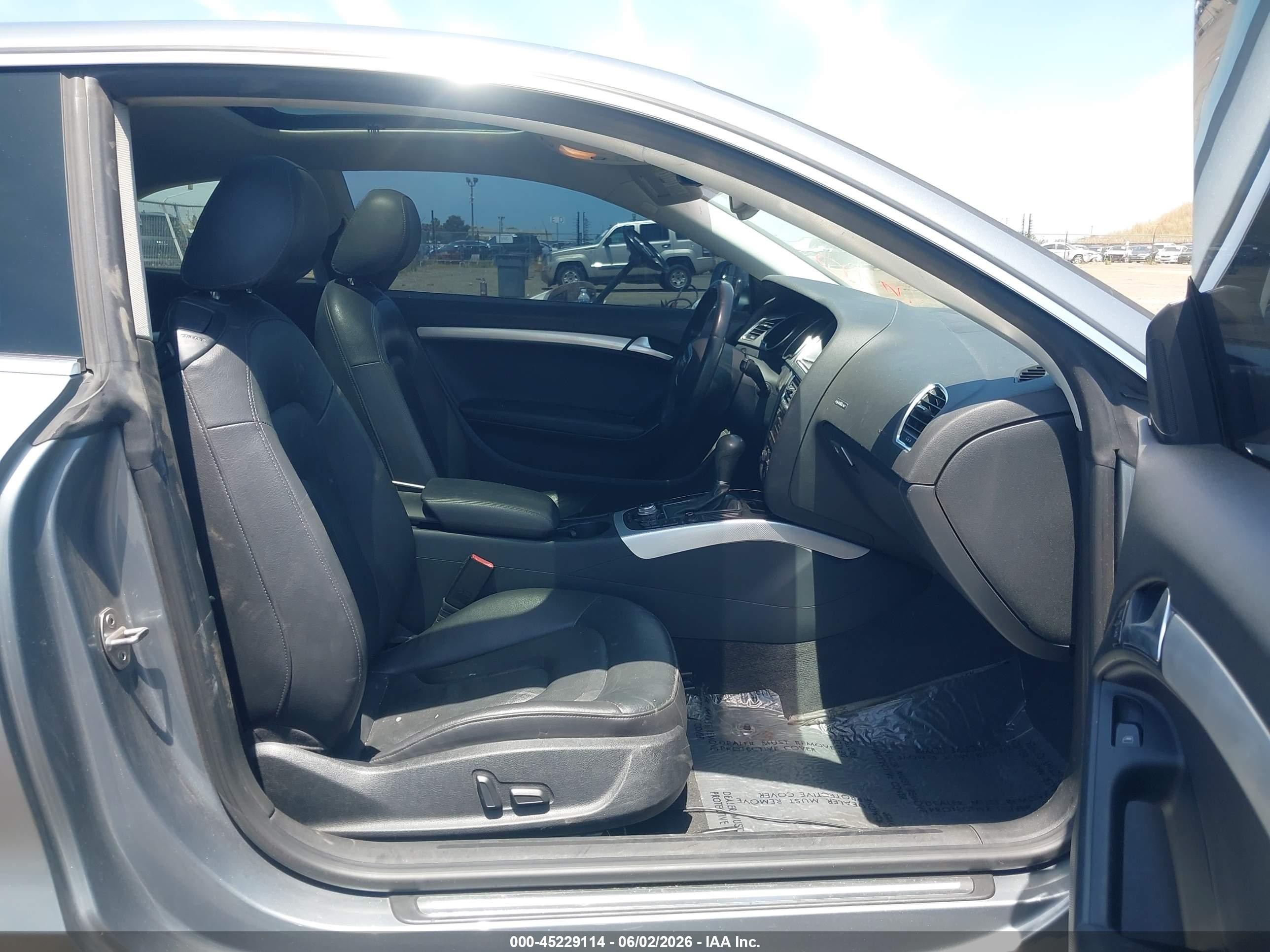 2011 Audi A5 2.0t Premium Silver vin: WAULFAFR2BA014807
