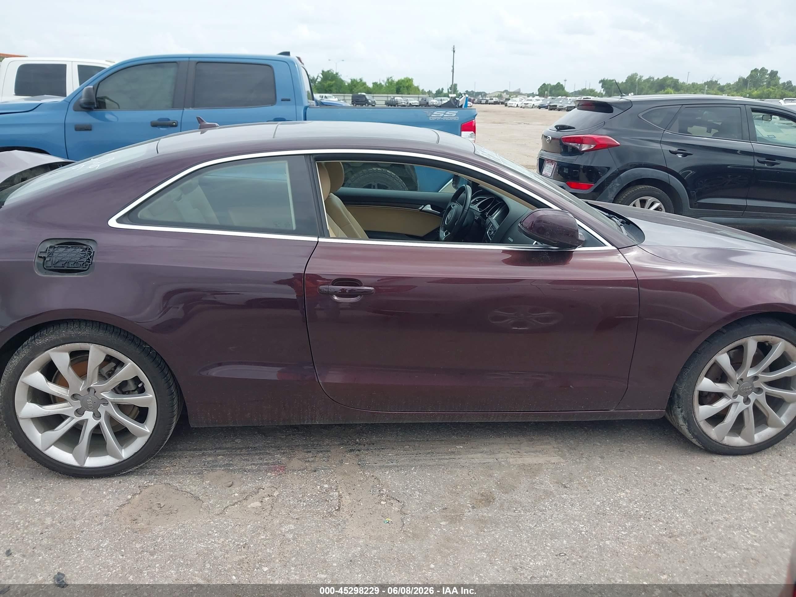 2014 Audi A5 2.0t Premium Purple vin: WAULFAFR2EA057242