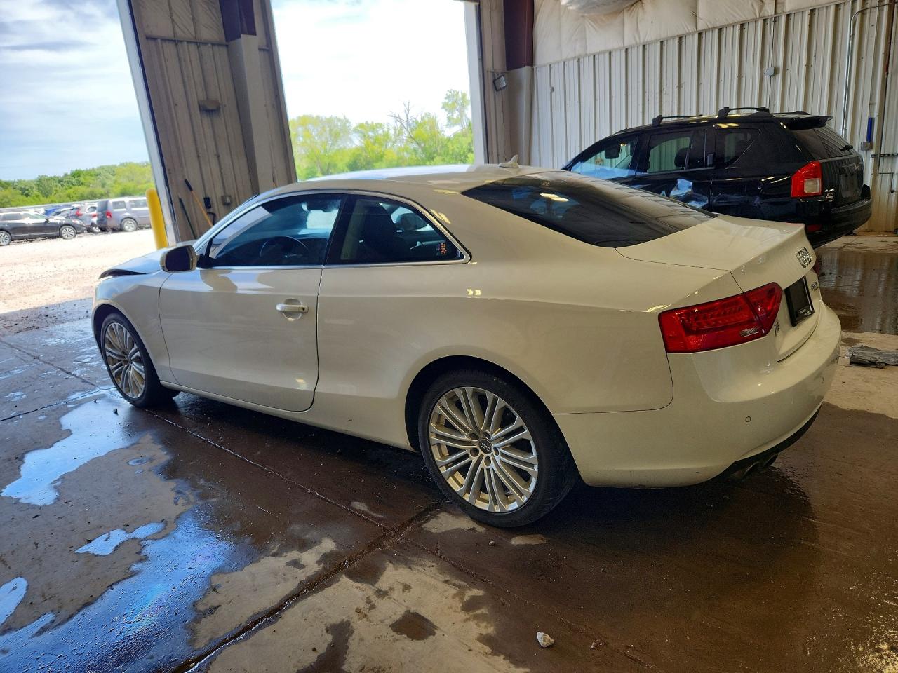 2013 Audi A5 Premium Plus White vin: WAULFAFR3DA054042