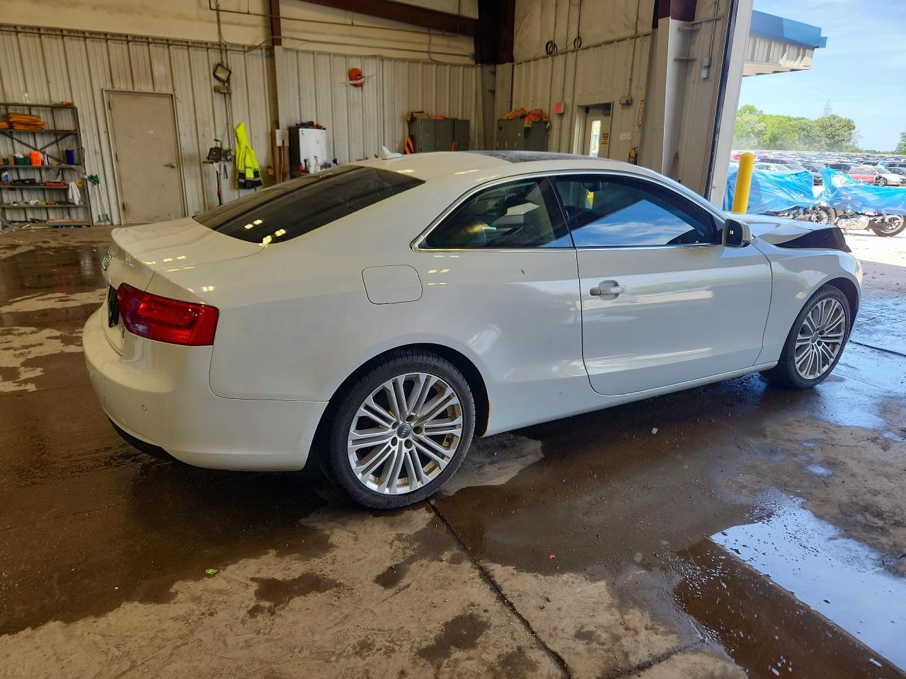 2013 Audi A5 Premium Plus White vin: WAULFAFR3DA054042