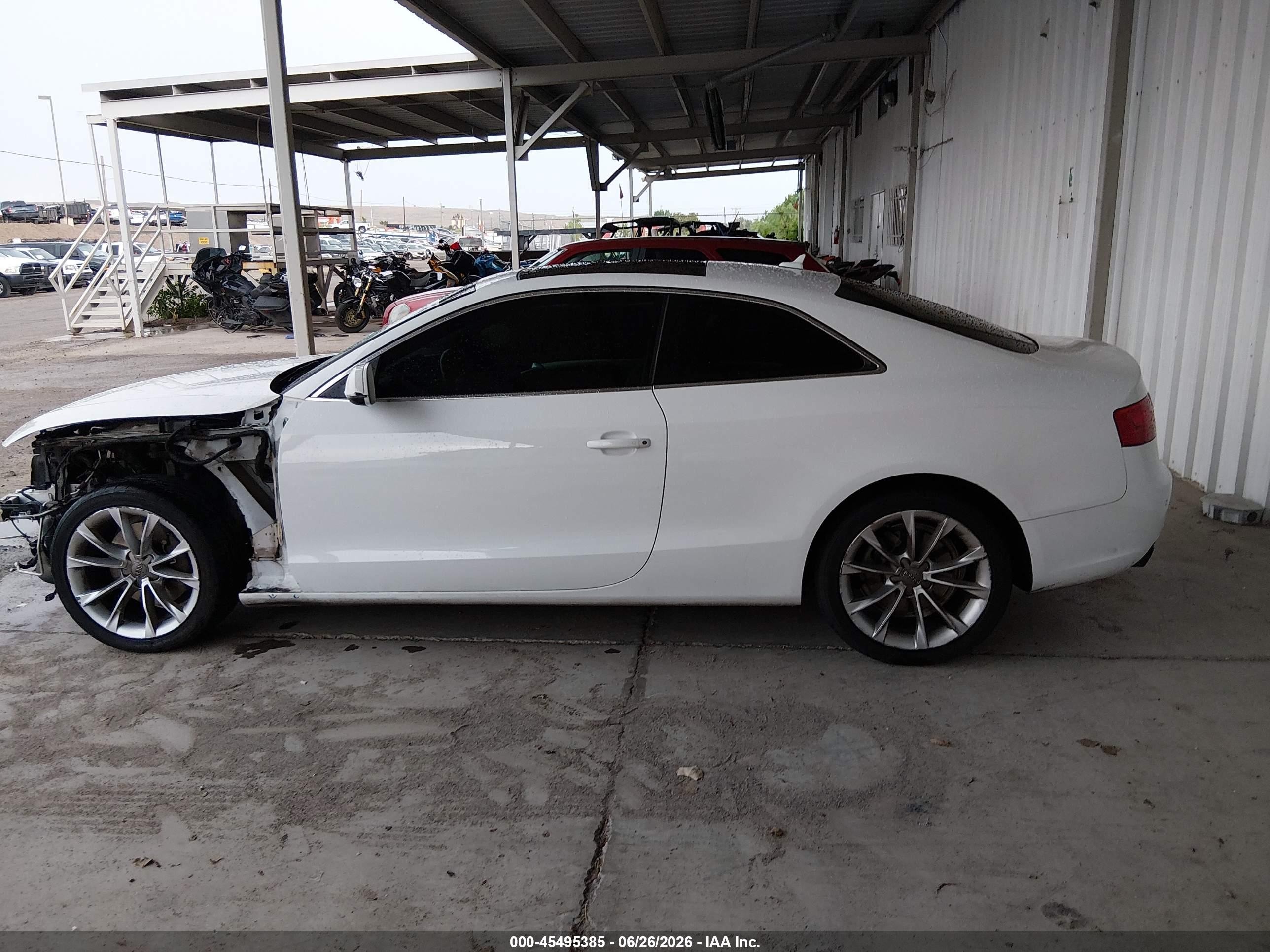 2014 Audi A5 2.0t Premium White vin: WAULFAFR3EA013718