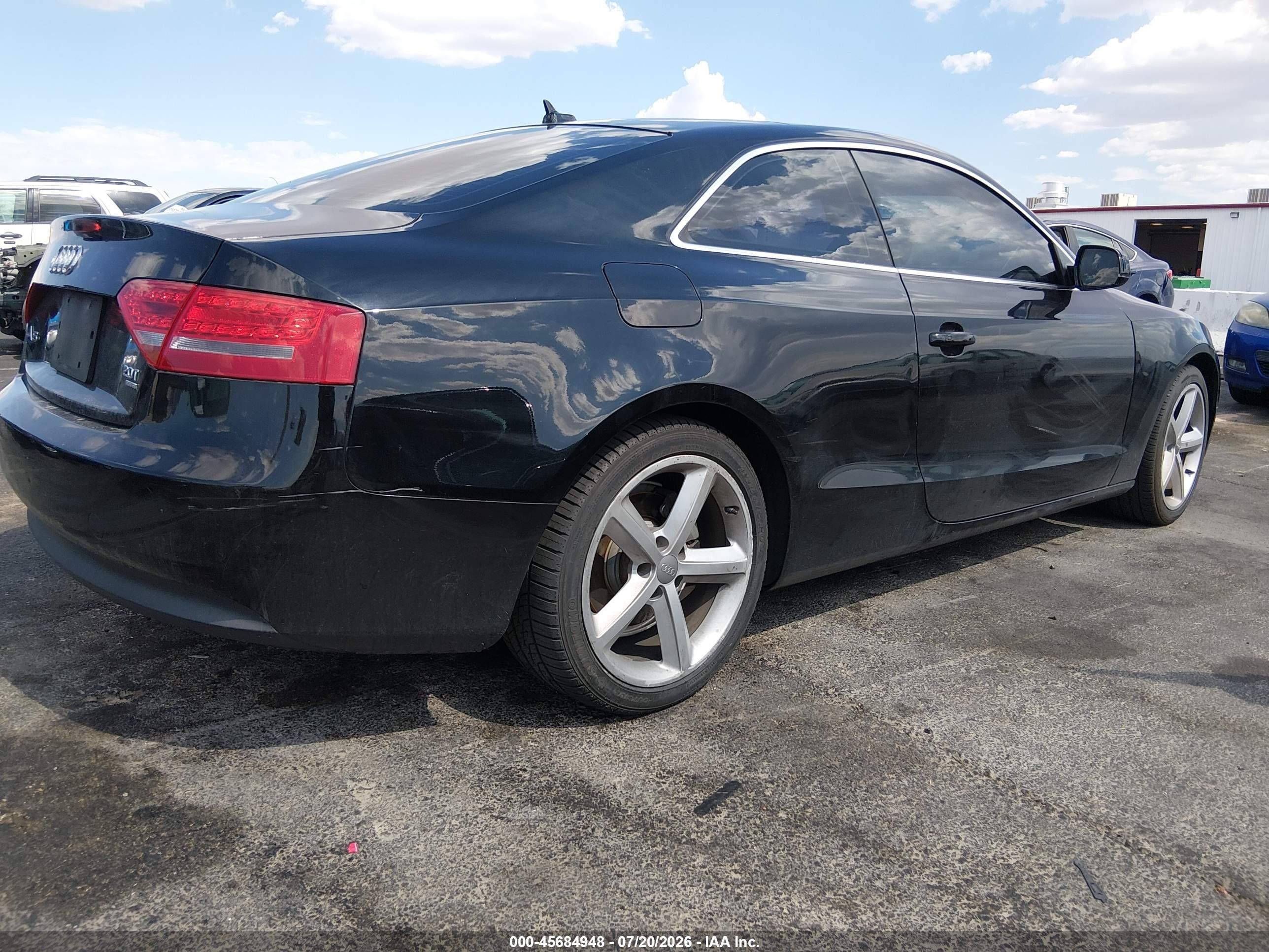 2010 Audi A5 2.0t Premium Черный vin: WAULFAFR4AA044485