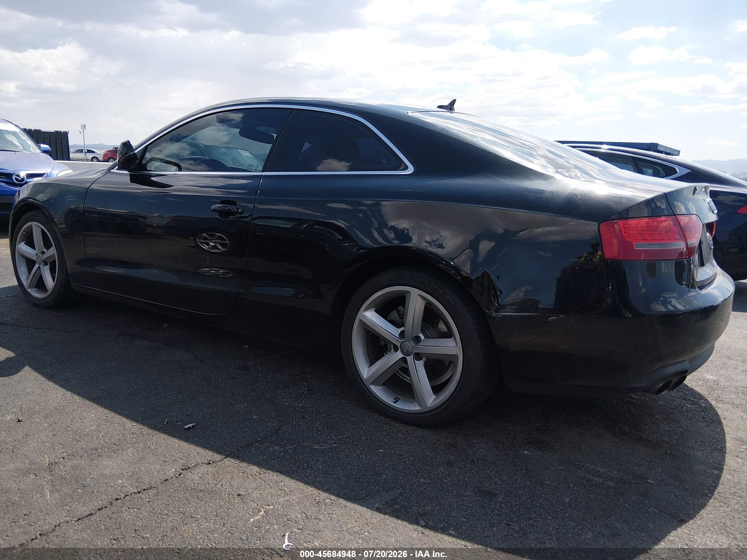 2010 Audi A5 2.0t Premium Черный vin: WAULFAFR4AA044485