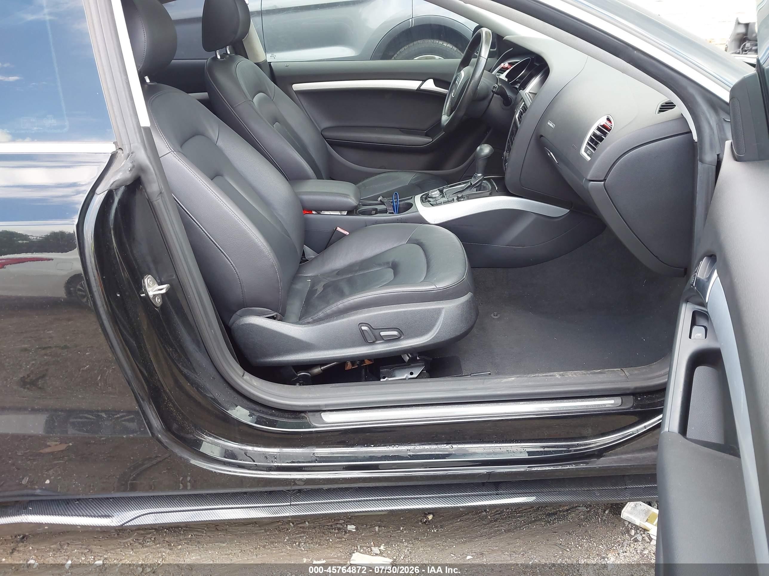2011 Audi A5 2.0t Premium Черный vin: WAULFAFR4BA081733