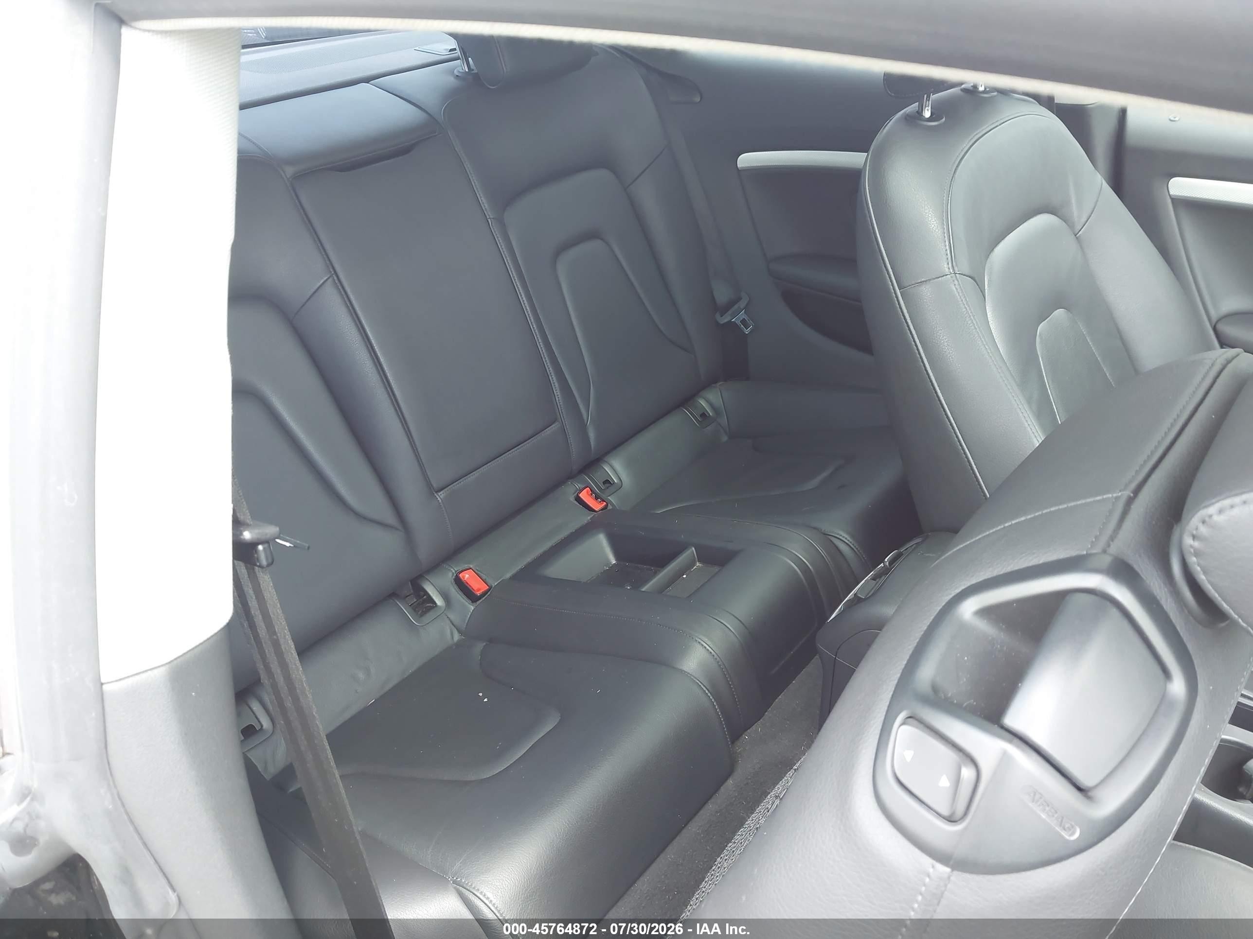2011 Audi A5 2.0t Premium Черный vin: WAULFAFR4BA081733