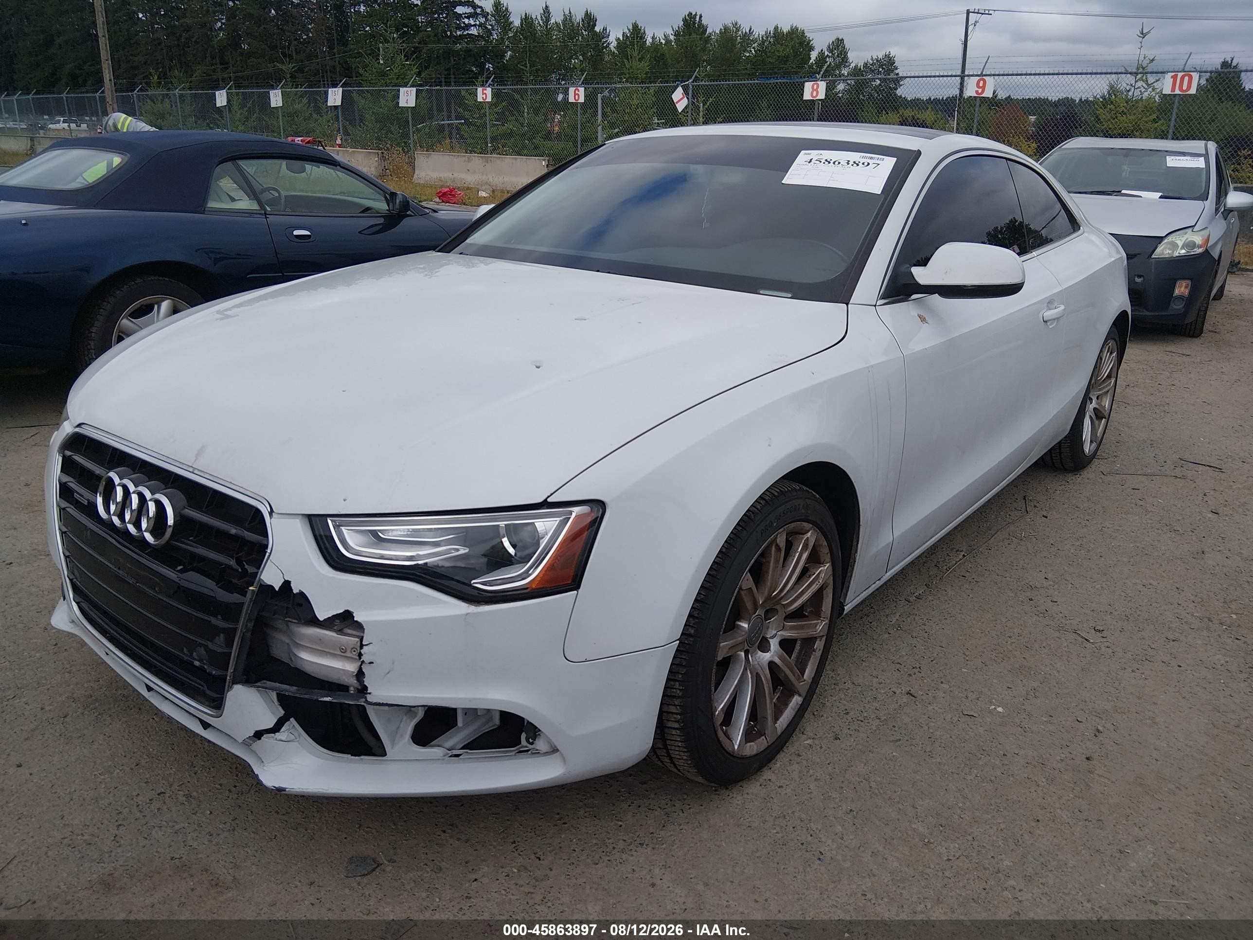 2013 Audi A5 2.0t Premium White vin: WAULFAFR4DA041834