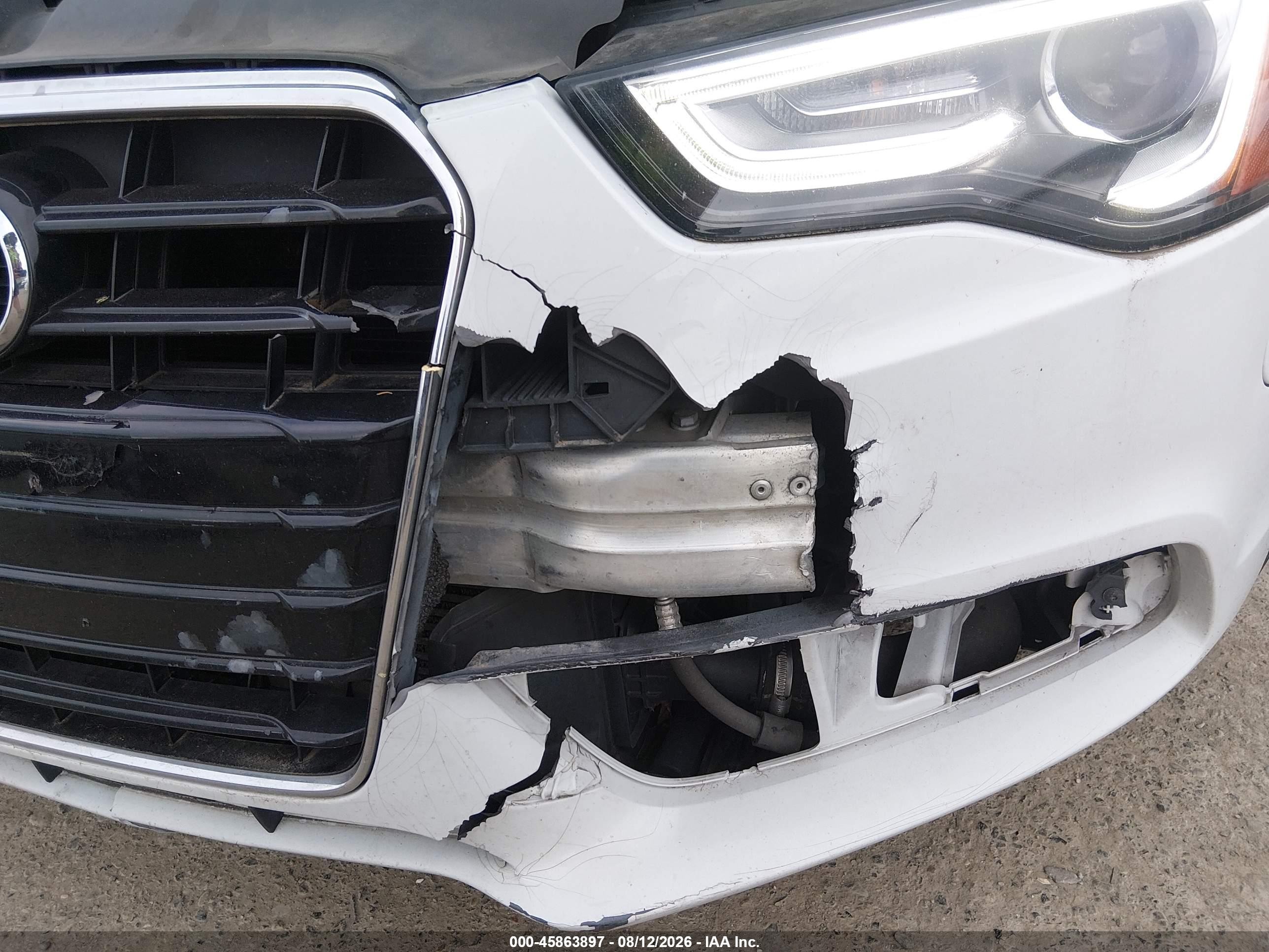 2013 Audi A5 2.0t Premium White vin: WAULFAFR4DA041834