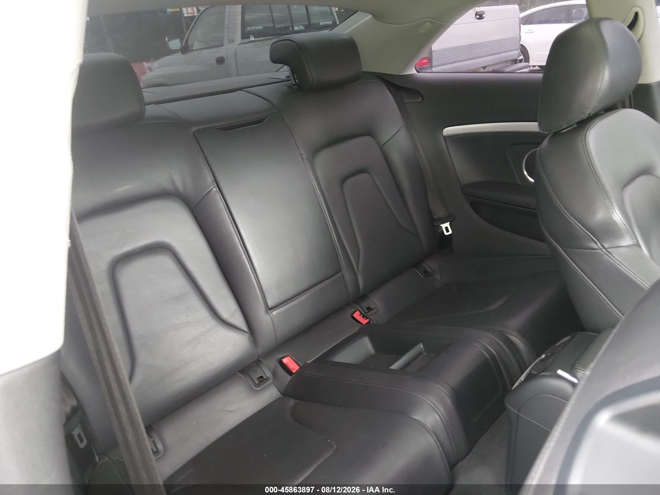 2013 Audi A5 2.0t Premium White vin: WAULFAFR4DA041834