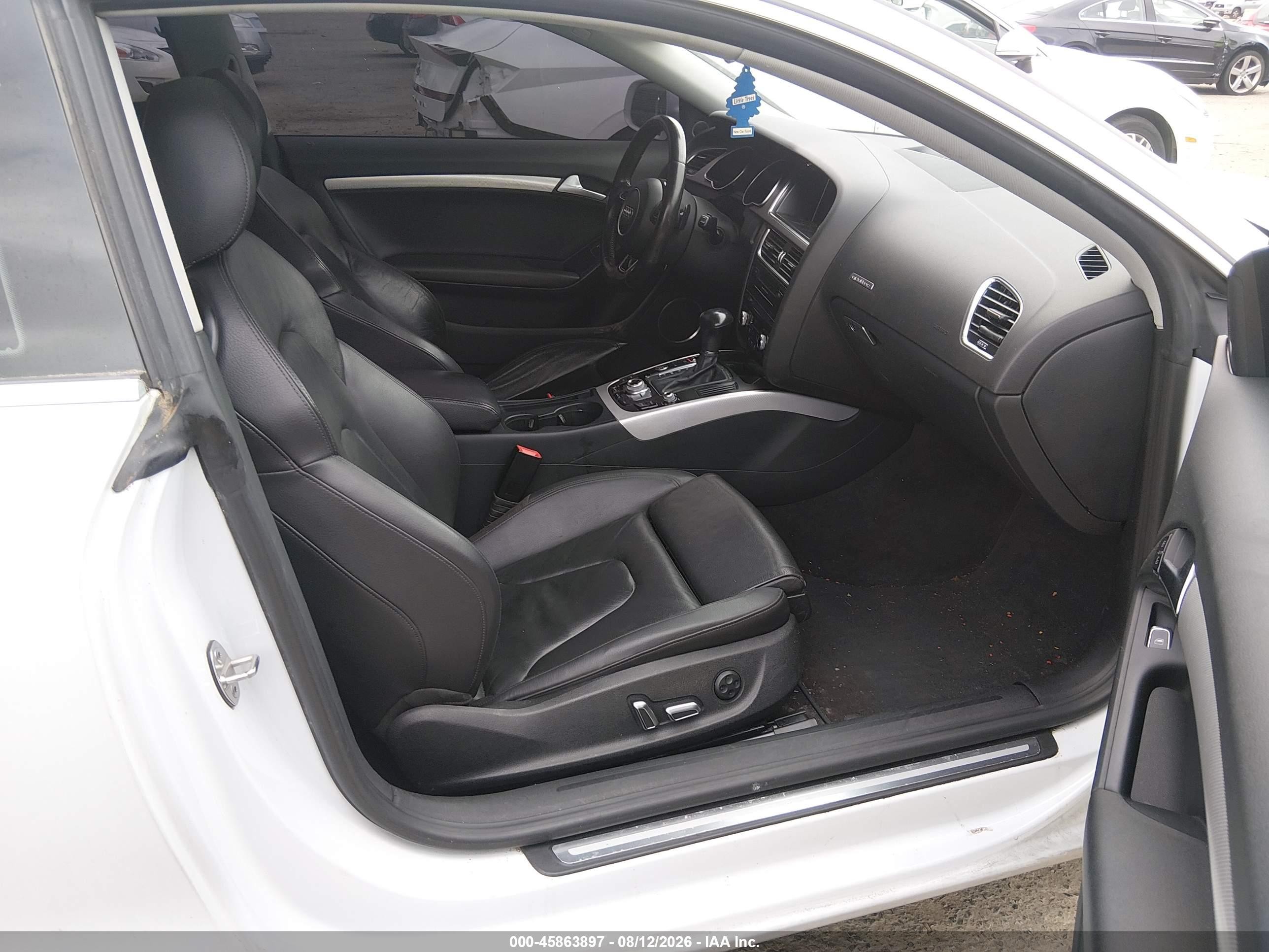 2013 Audi A5 2.0t Premium White vin: WAULFAFR4DA041834