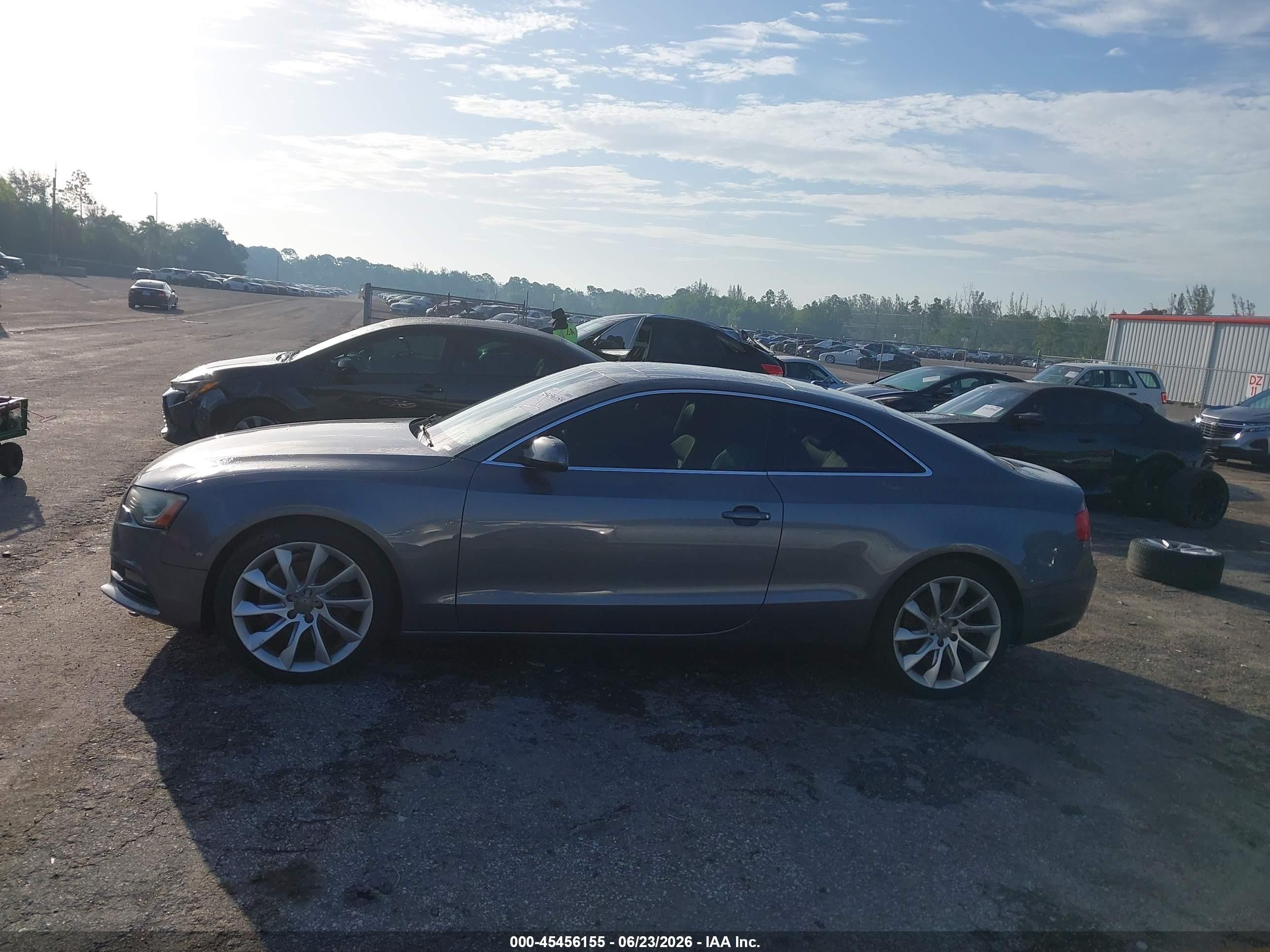 2014 Audi A5 2.0t Premium Gray vin: WAULFAFR4EA014182
