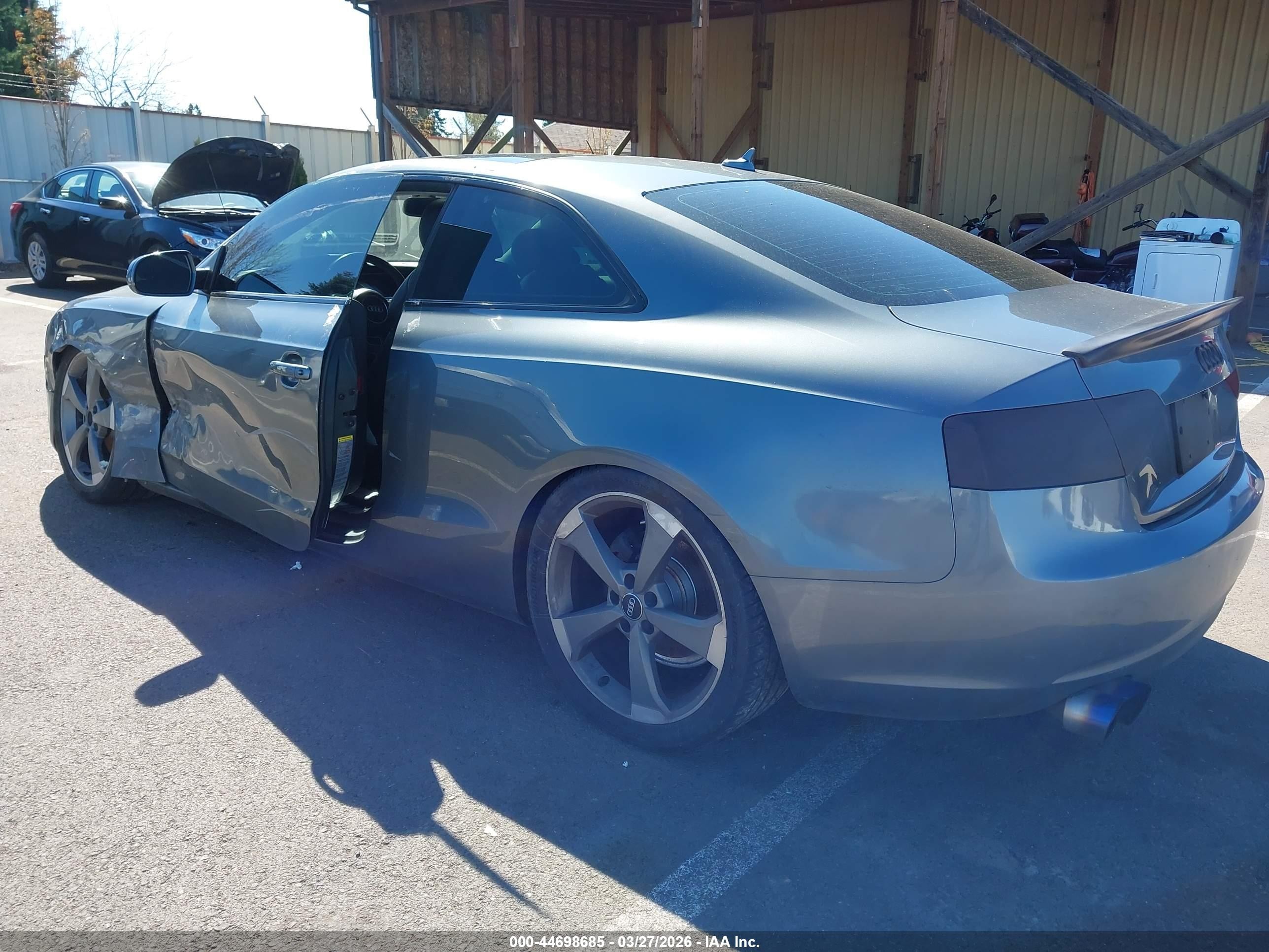 2013 Audi A5 2.0t Premium Серый vin: WAULFAFR5DA010155