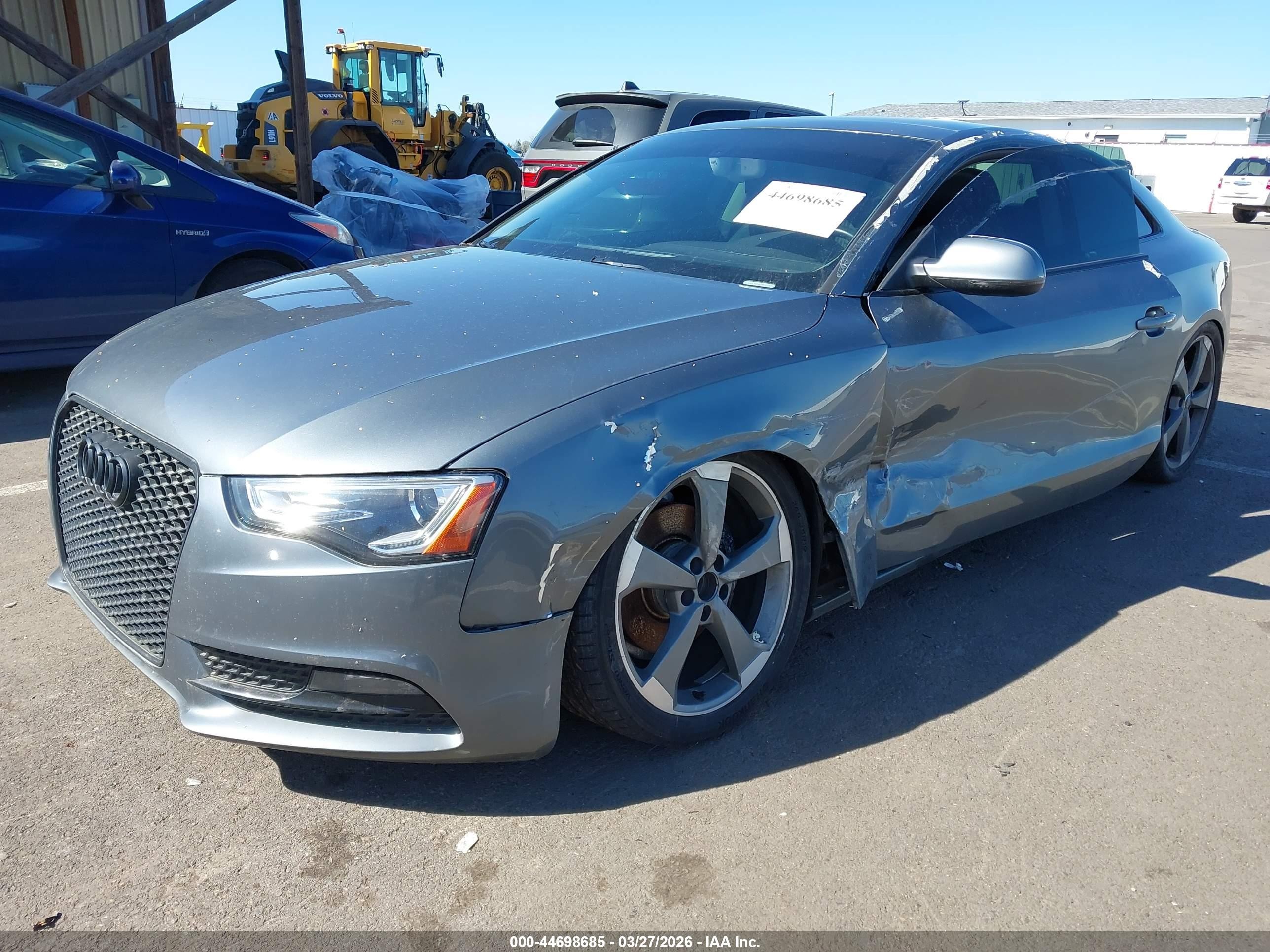 2013 Audi A5 2.0t Premium Серый vin: WAULFAFR5DA010155