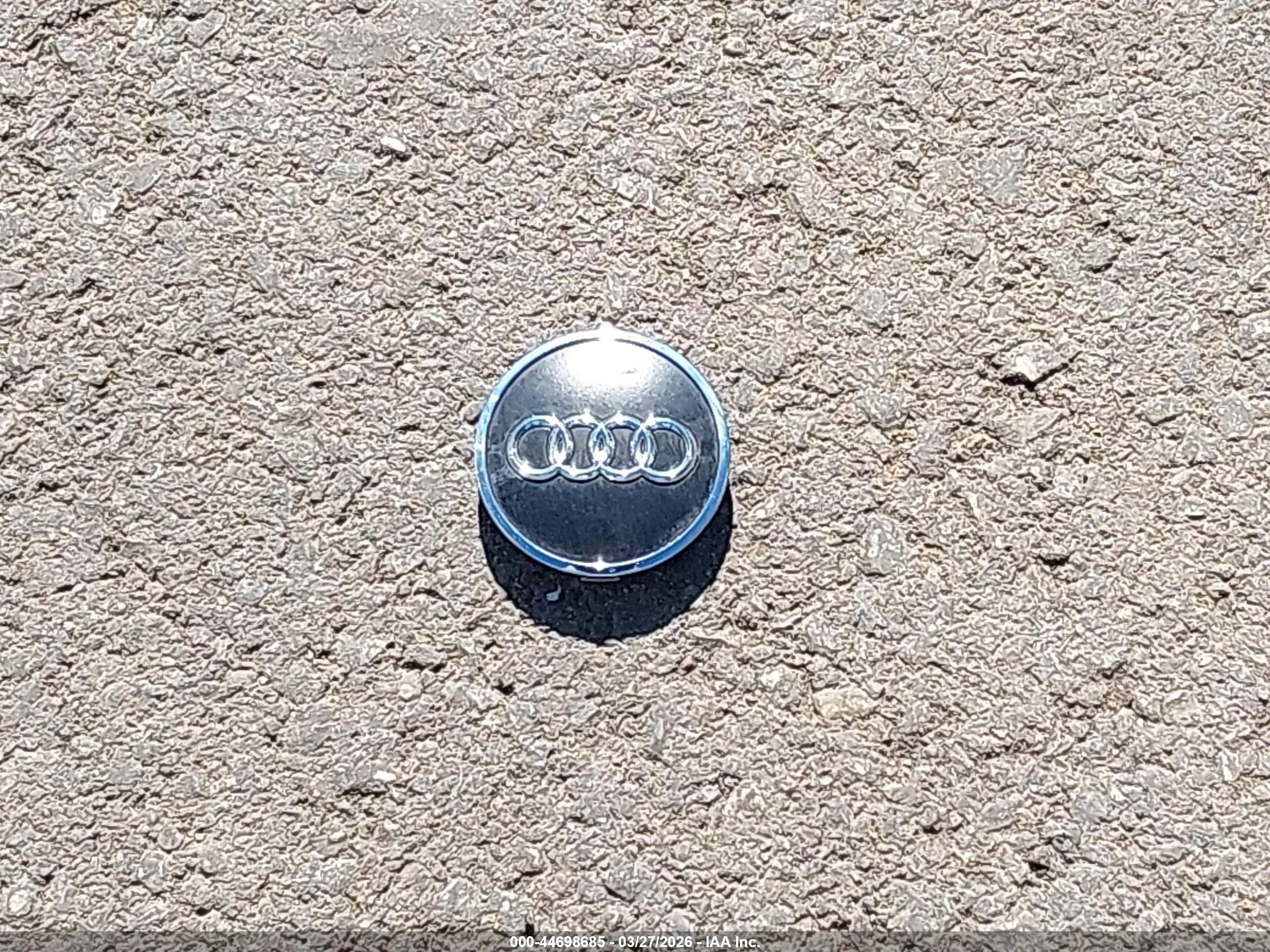 2013 Audi A5 2.0t Premium Серый vin: WAULFAFR5DA010155