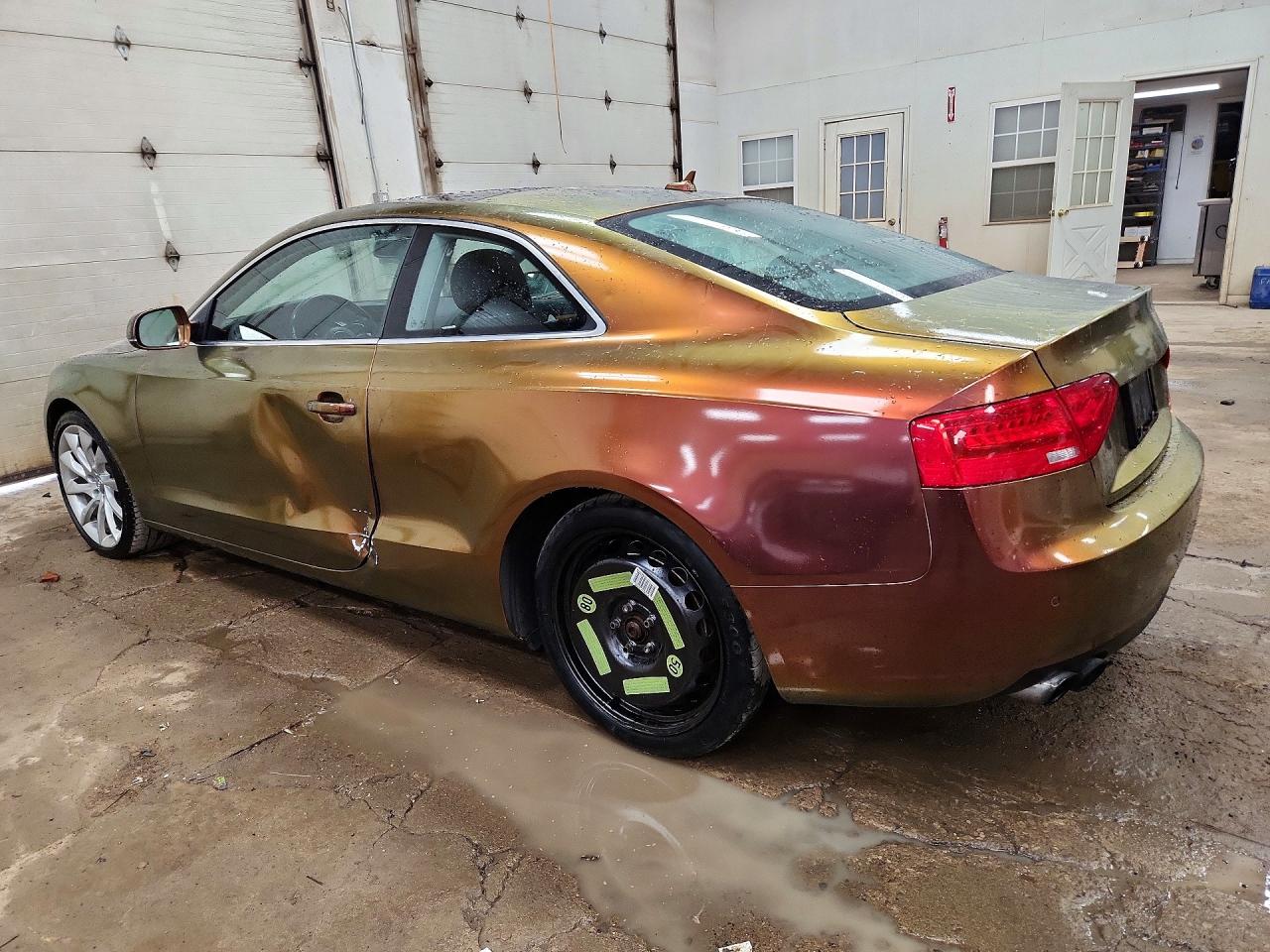 2014 Audi A5 Premium Plus Two Tone vin: WAULFAFR5EA048678