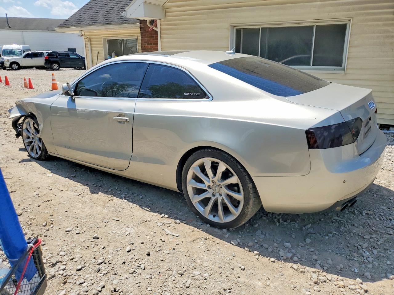 2013 Audi A5 Premium Plus Silver vin: WAULFAFR6DA008785
