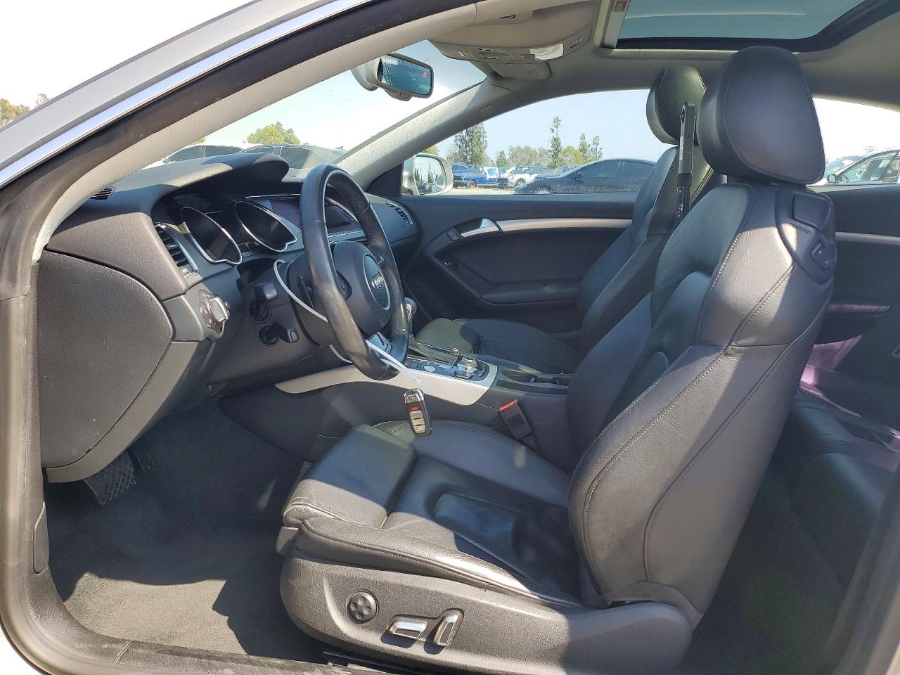 2013 Audi A5 Premium Plus Серебряный vin: WAULFAFR6DA031533