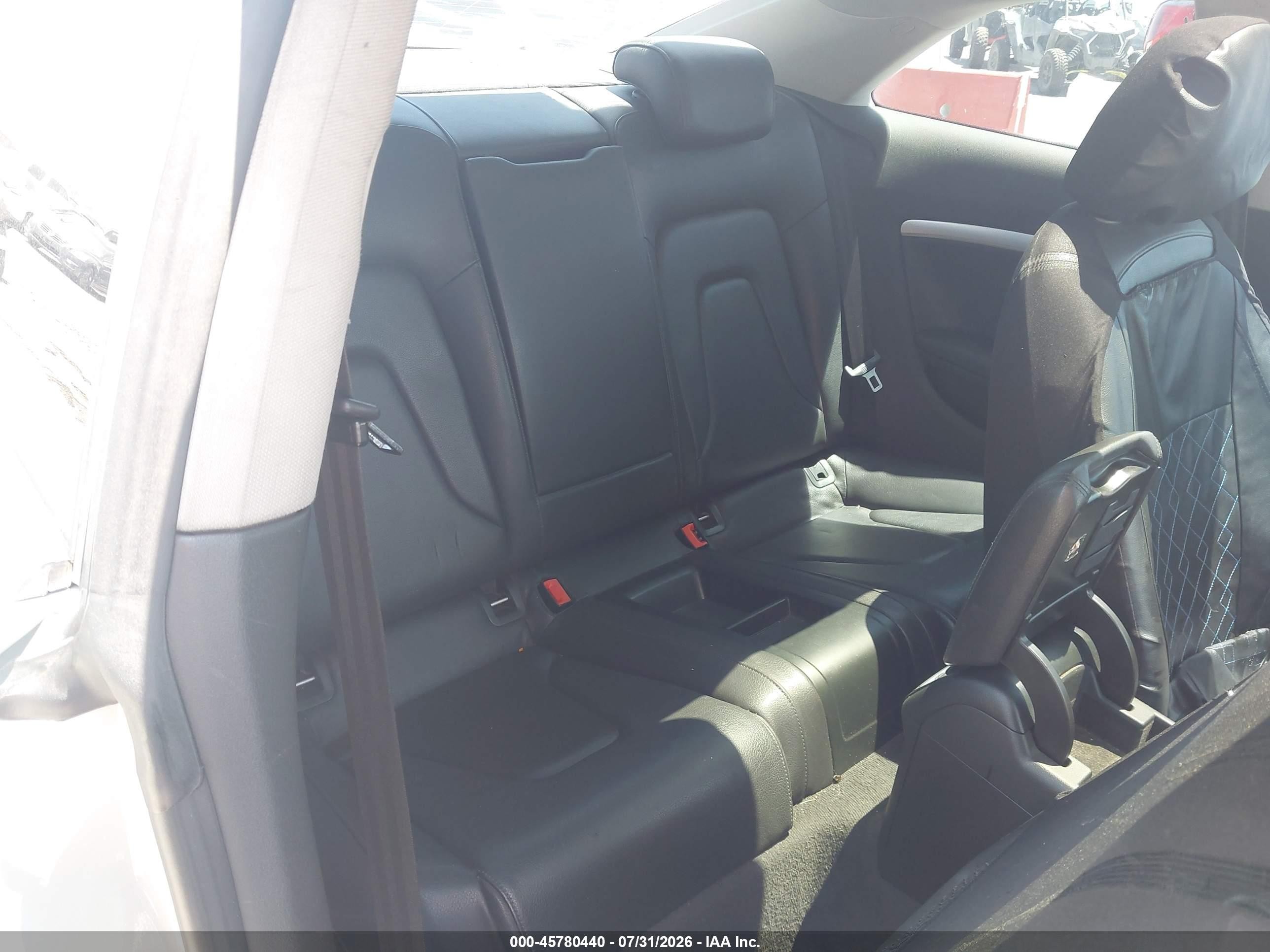 2010 Audi A5 2.0t Premium Silver vin: WAULFAFR7AA016664