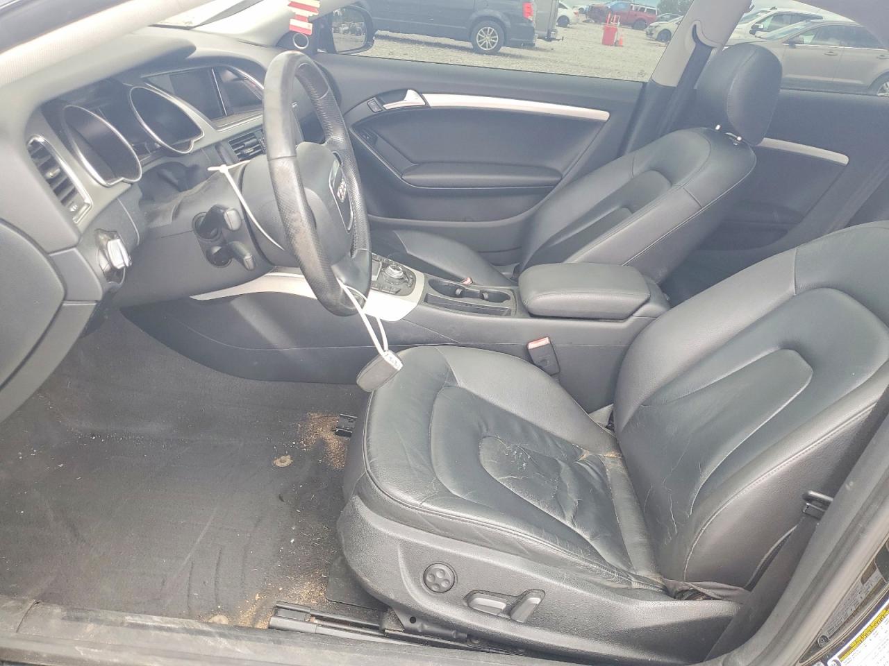 2010 Audi A5 Premium Plus Черный vin: WAULFAFR7AA026952