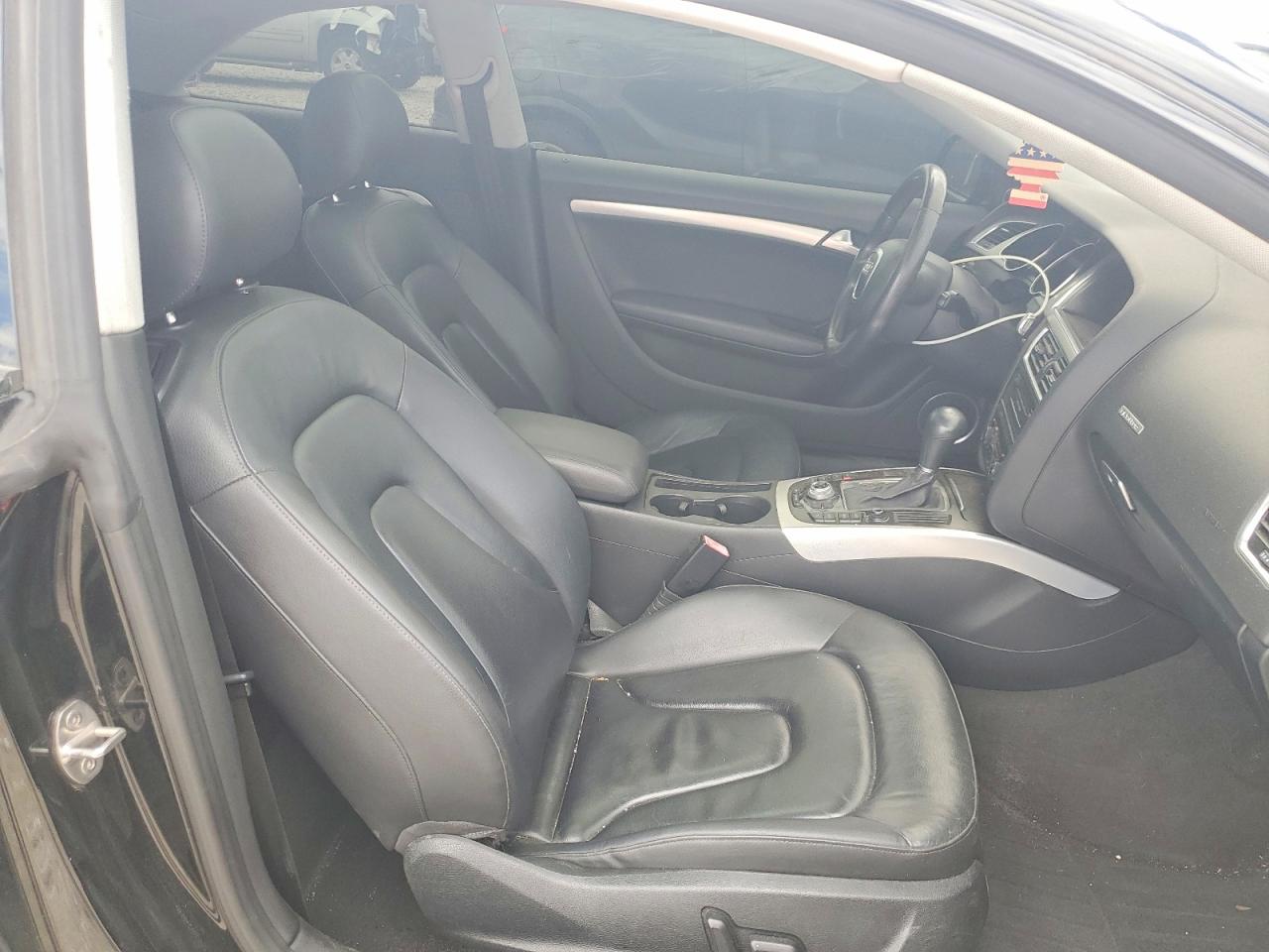 2010 Audi A5 Premium Plus Черный vin: WAULFAFR7AA026952
