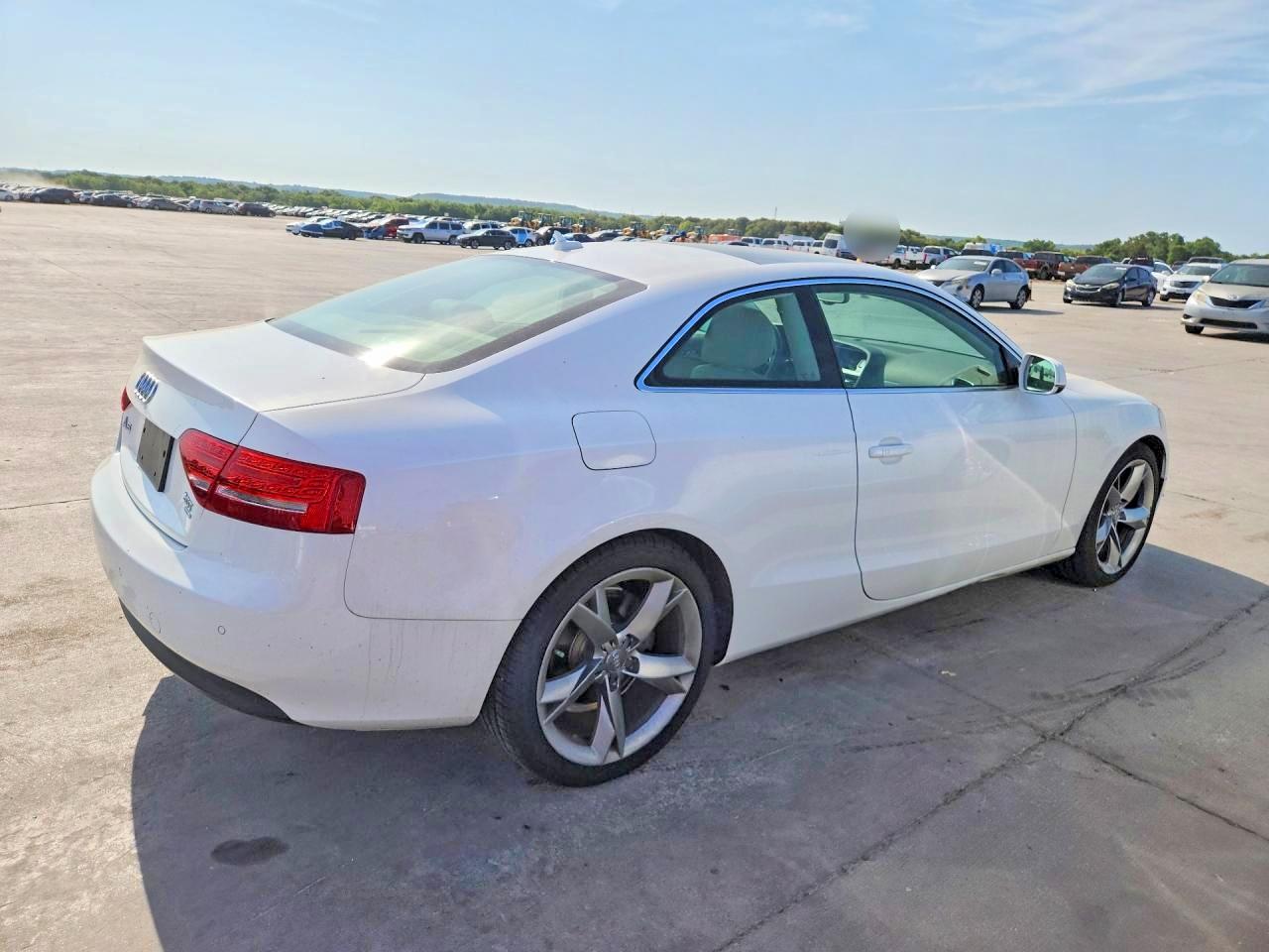 2012 Audi A5 Premium Plus White vin: WAULFAFR7CA042992