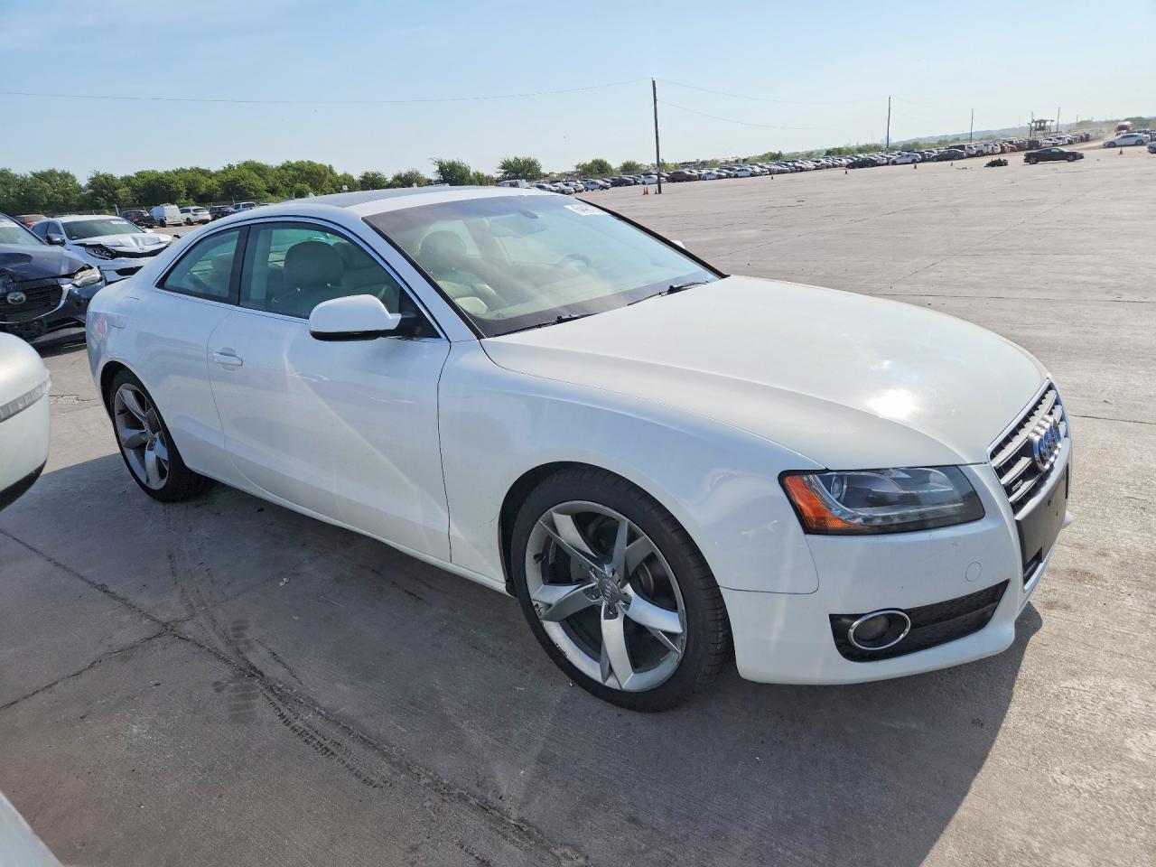 2012 Audi A5 Premium Plus White vin: WAULFAFR7CA042992