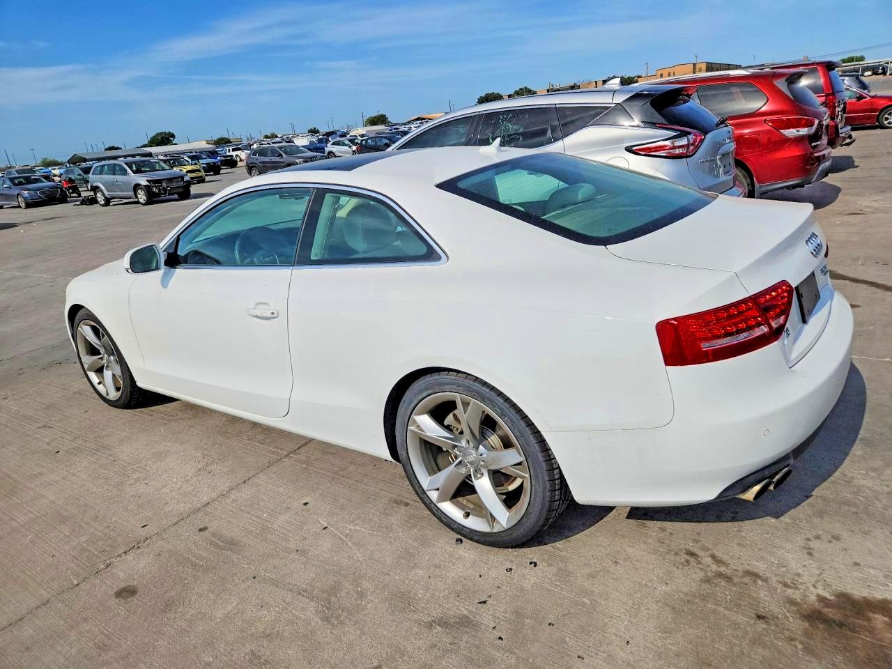 2012 Audi A5 Premium Plus White vin: WAULFAFR7CA042992