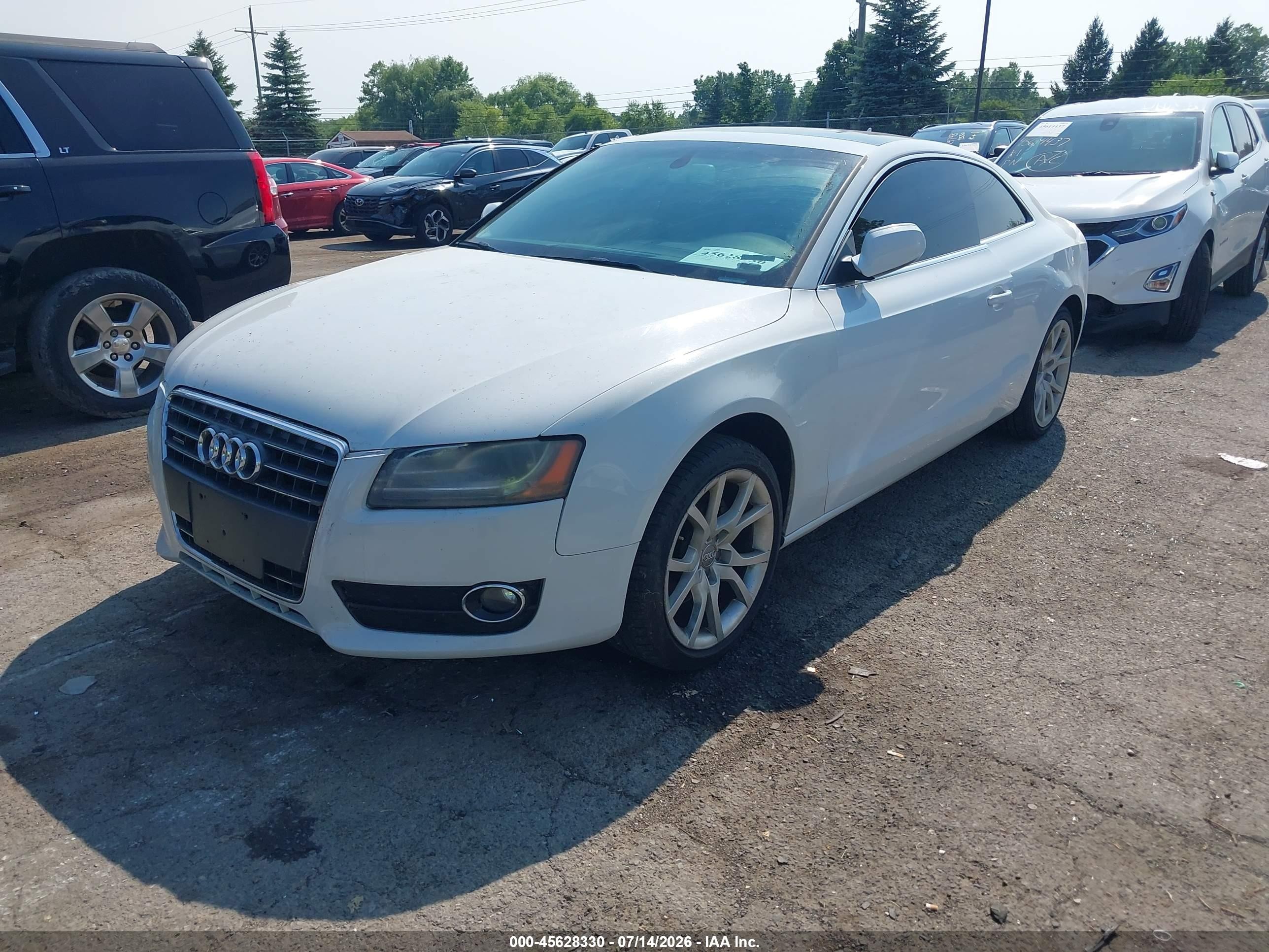 2012 Audi A5 2.0t Premium Plus White vin: WAULFAFR8CA004767