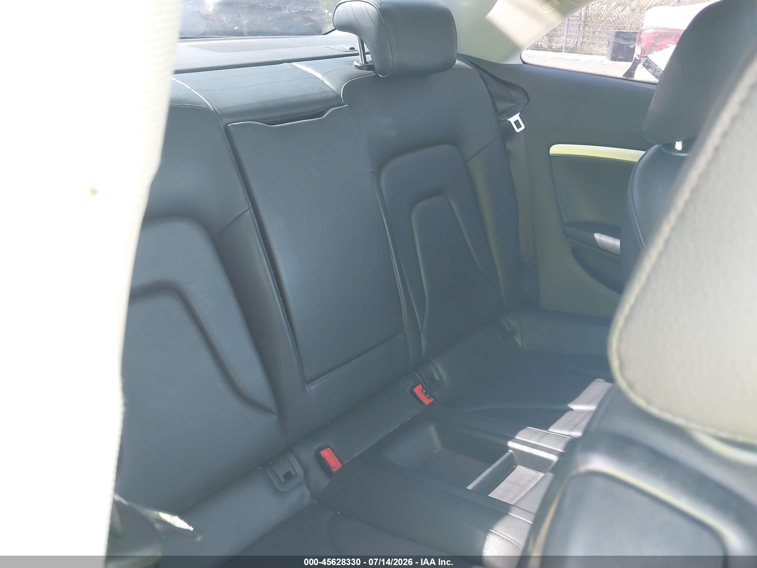 2012 Audi A5 2.0t Premium Plus White vin: WAULFAFR8CA004767
