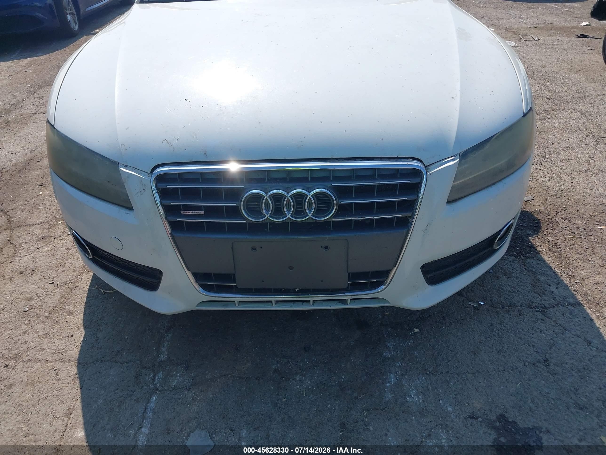 2012 Audi A5 2.0t Premium Plus White vin: WAULFAFR8CA004767