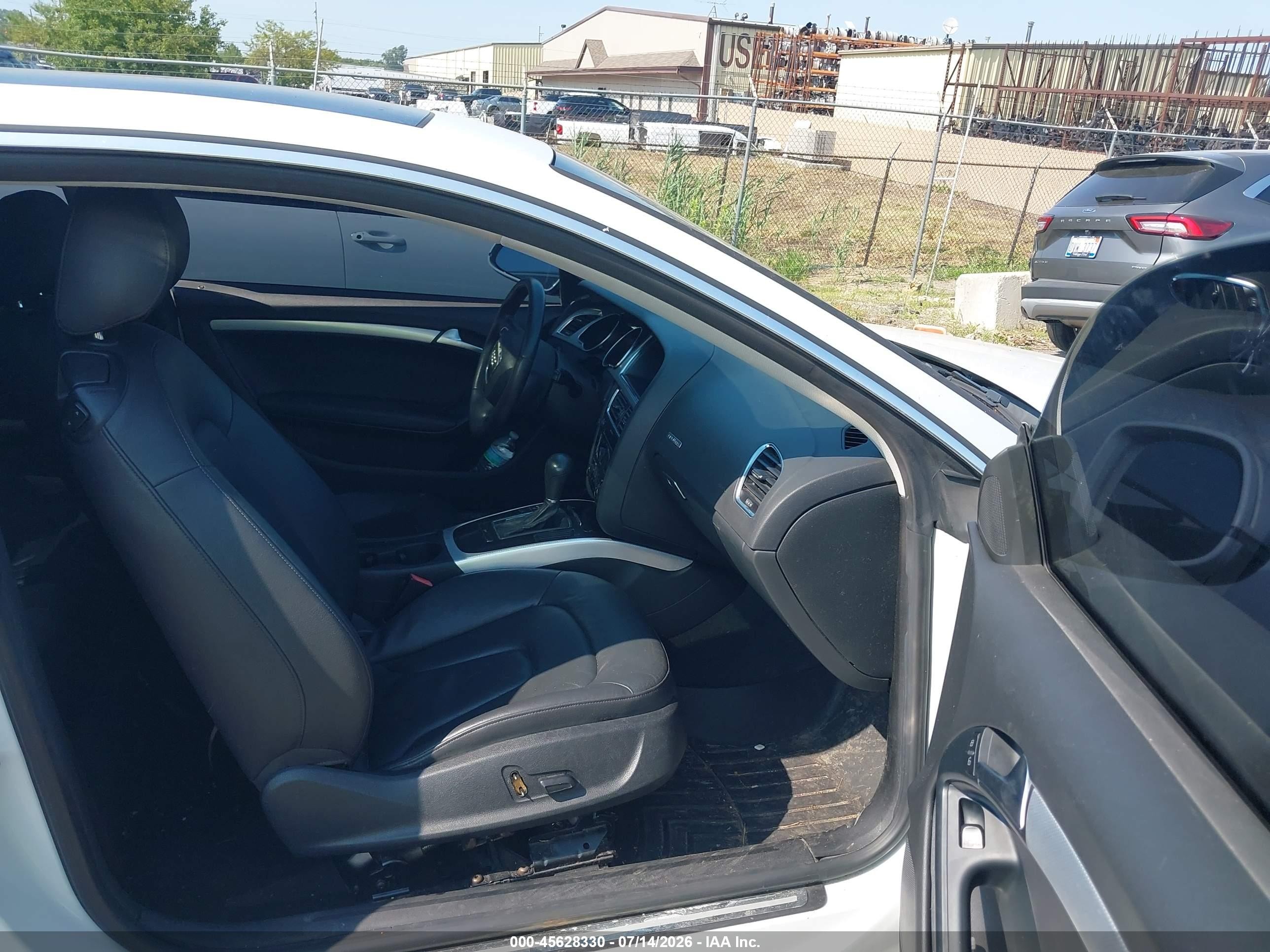 2012 Audi A5 2.0t Premium Plus White vin: WAULFAFR8CA004767