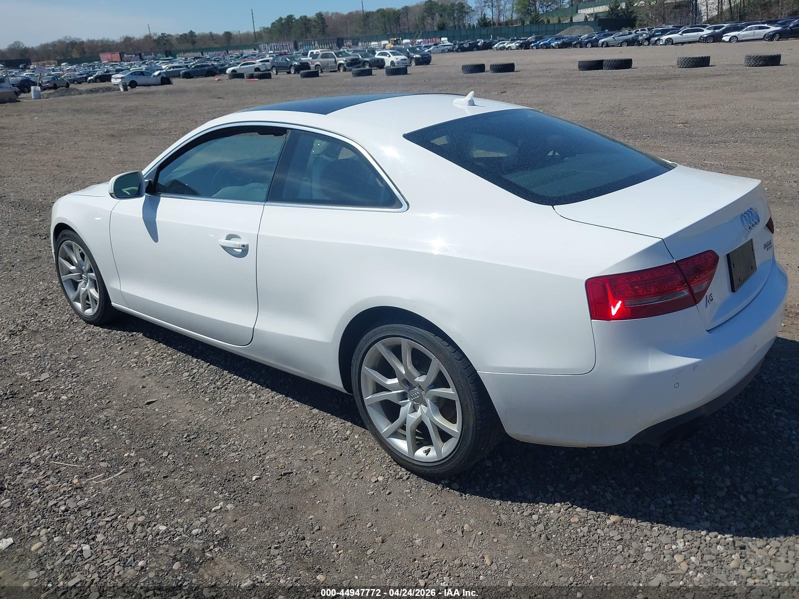 2012 Audi A5 2.0t Premium White vin: WAULFAFR8CA022489