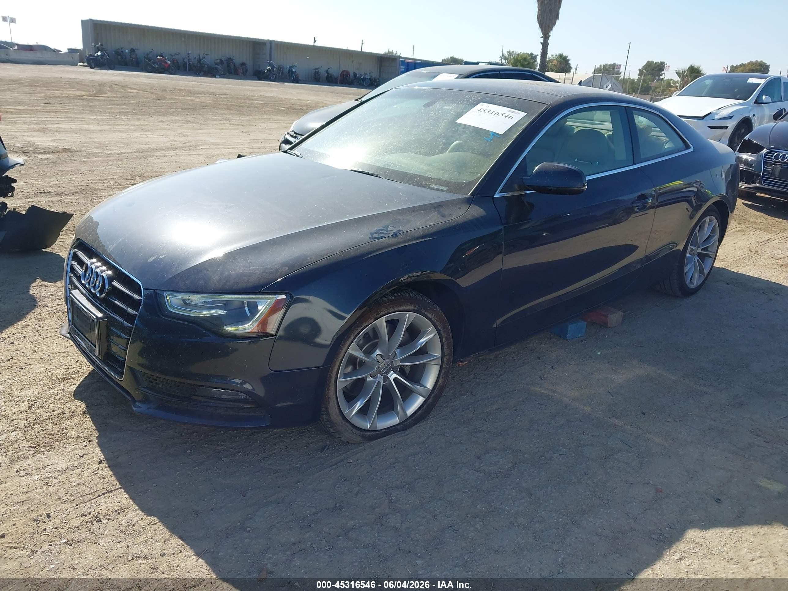 2013 Audi A5 2.0t Premium Черный vin: WAULFAFR8DA001823