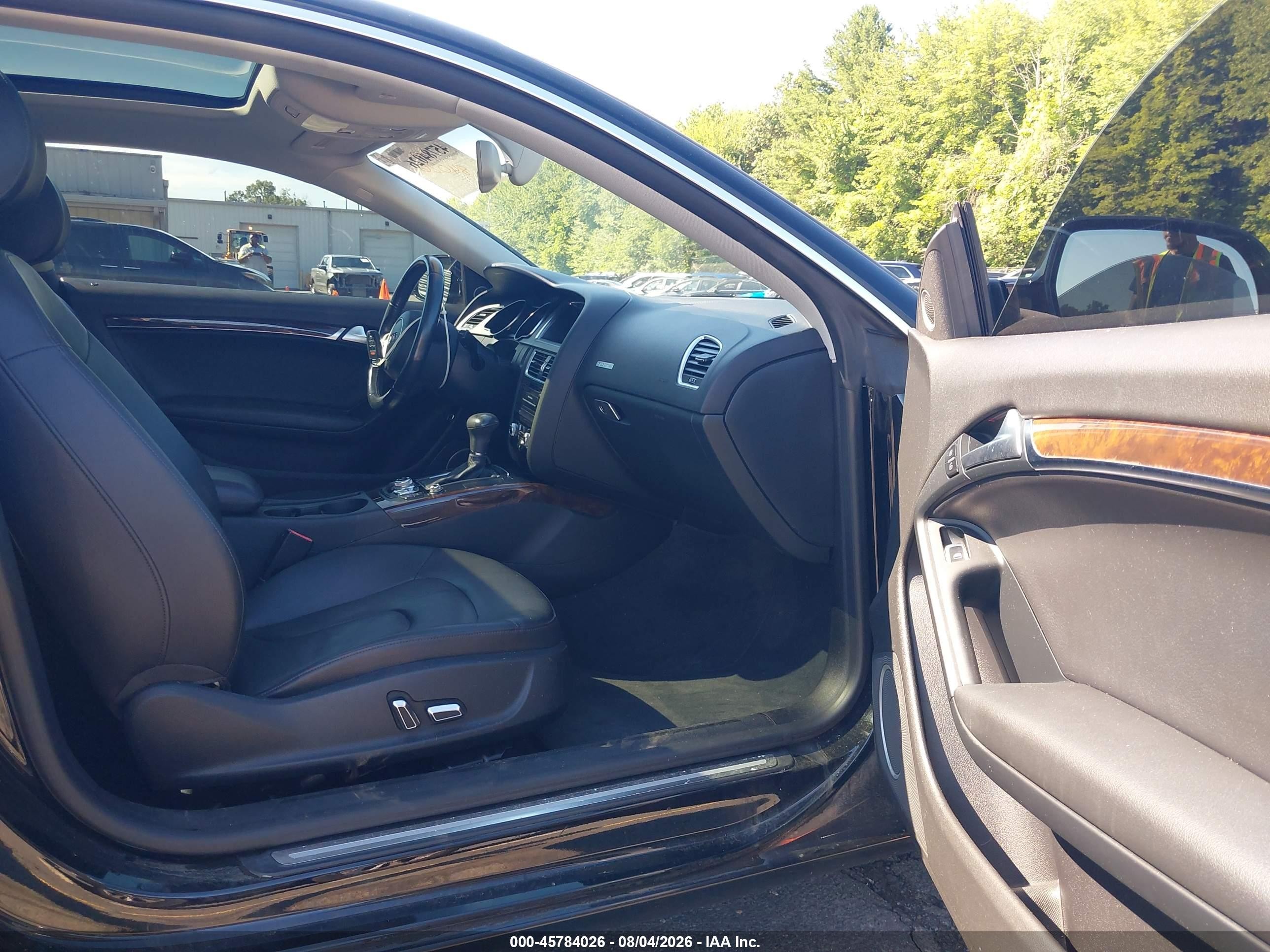 2013 Audi A5 2.0t Premium Черный vin: WAULFAFR8DA056448