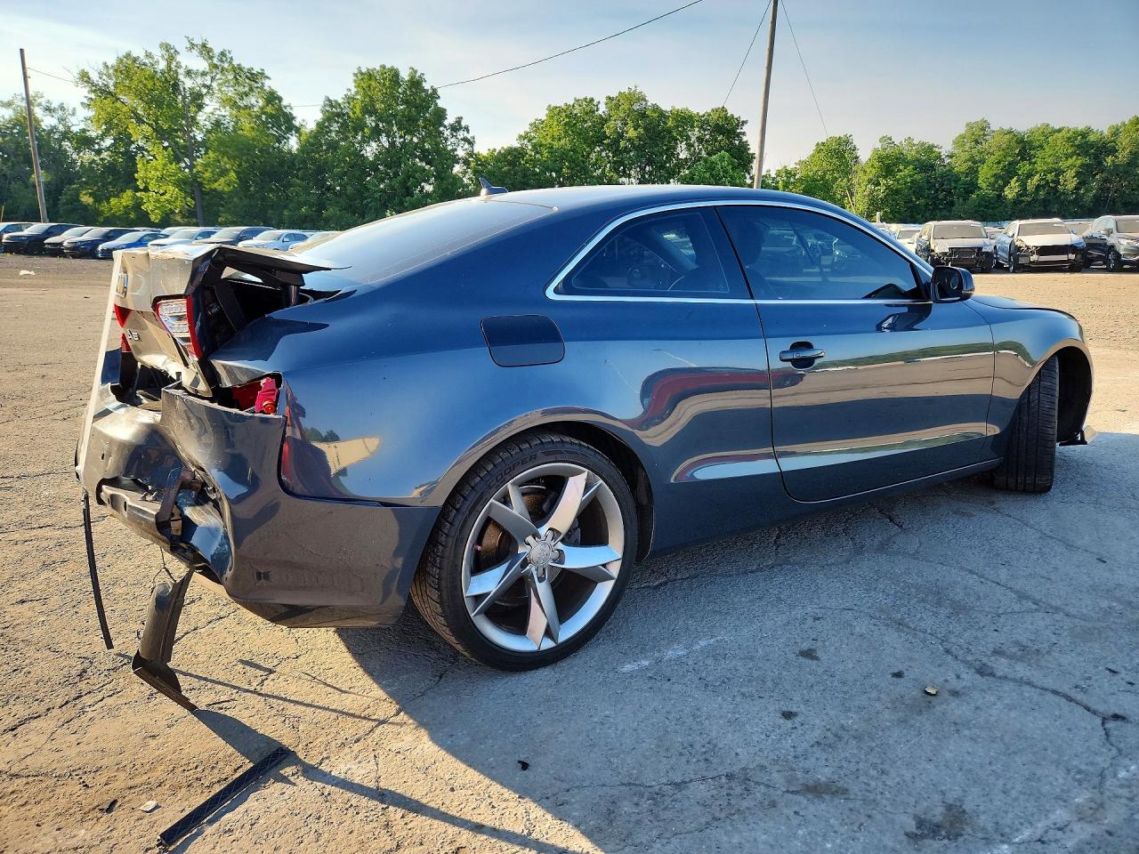 2010 Audi A5 Premium Plus Gray vin: WAULFAFRXAA004931