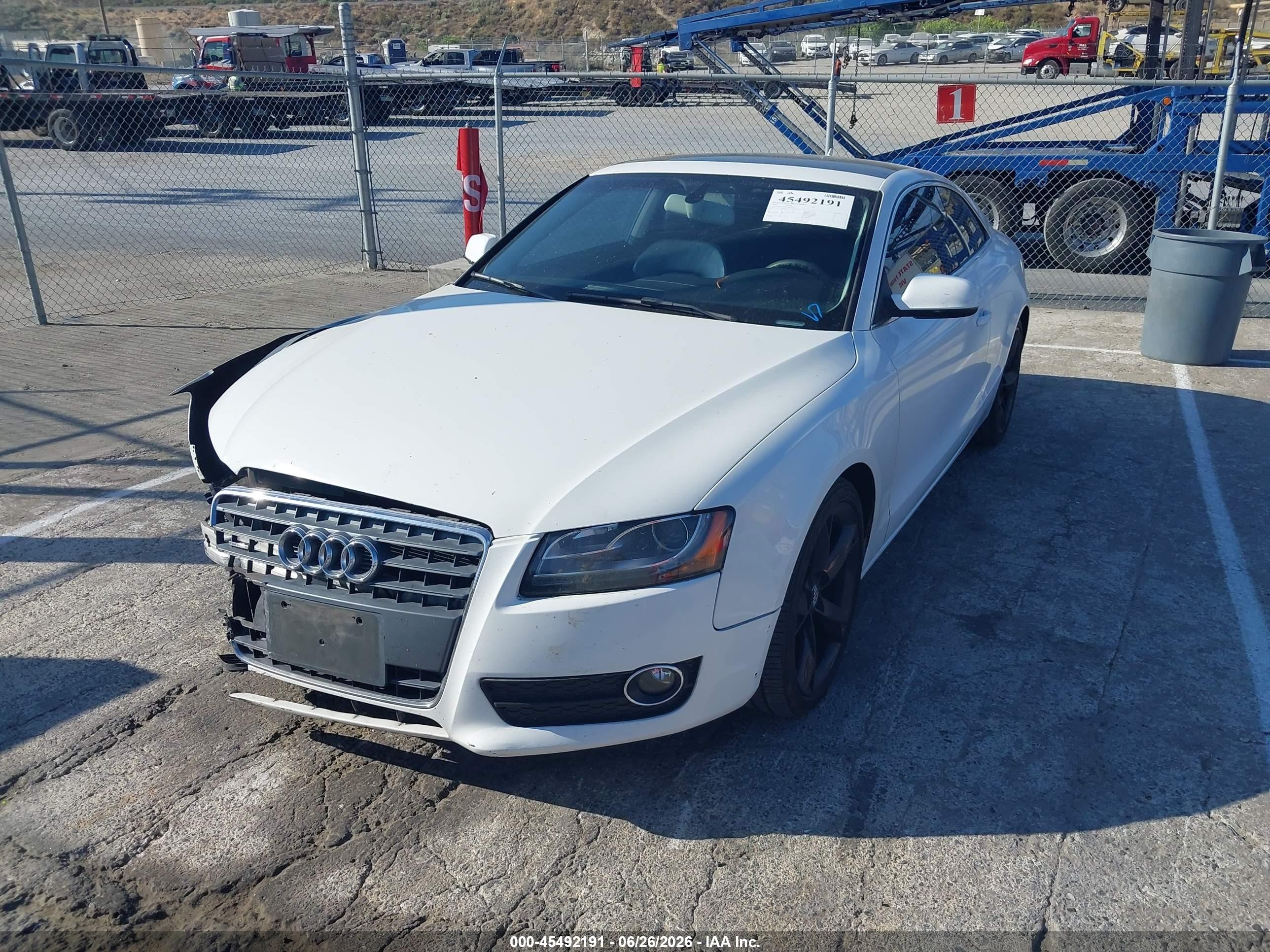 2010 Audi A5 2.0t Premium White vin: WAULFAFRXAA061453