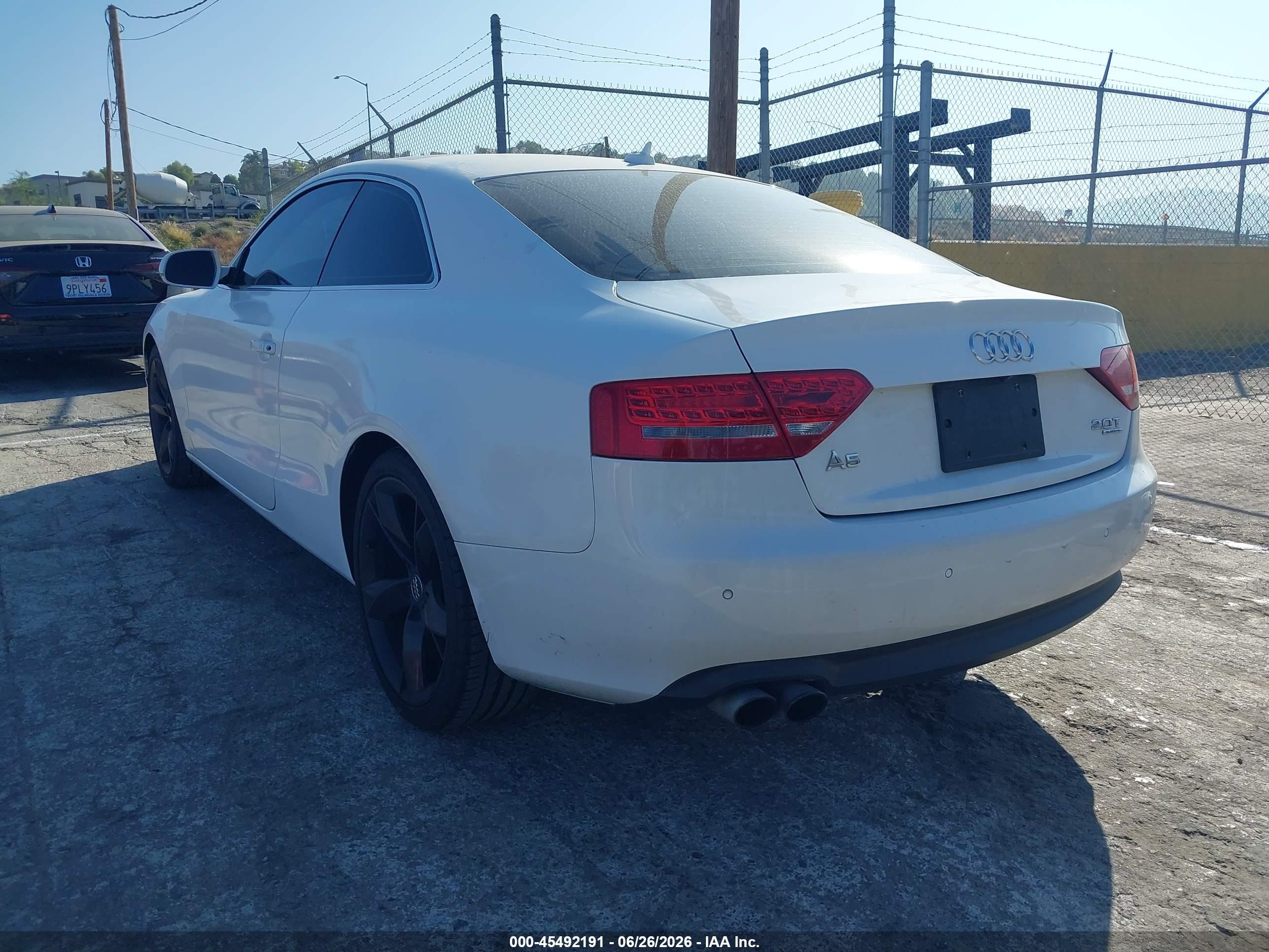 2010 Audi A5 2.0t Premium White vin: WAULFAFRXAA061453