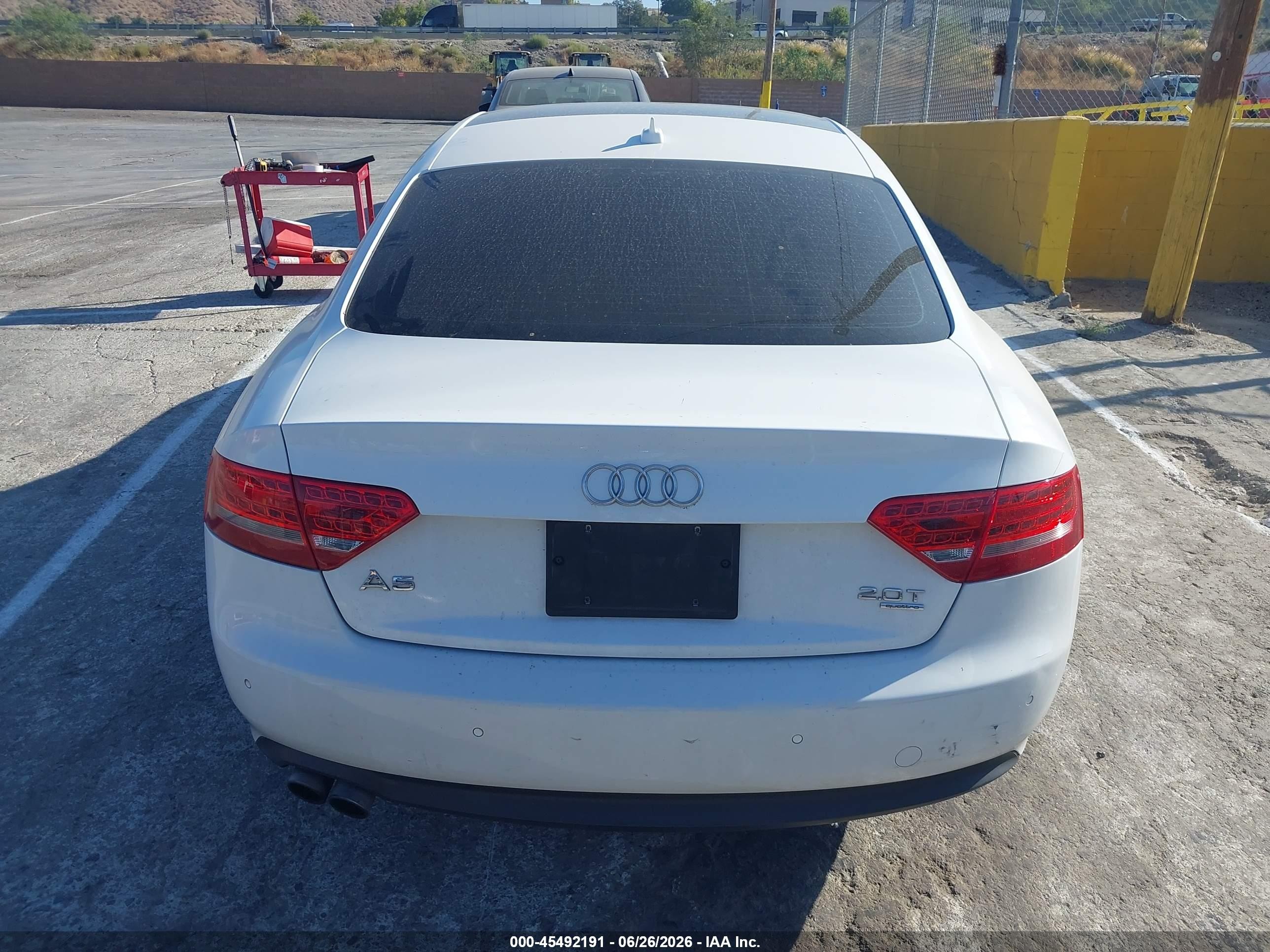 2010 Audi A5 2.0t Premium White vin: WAULFAFRXAA061453